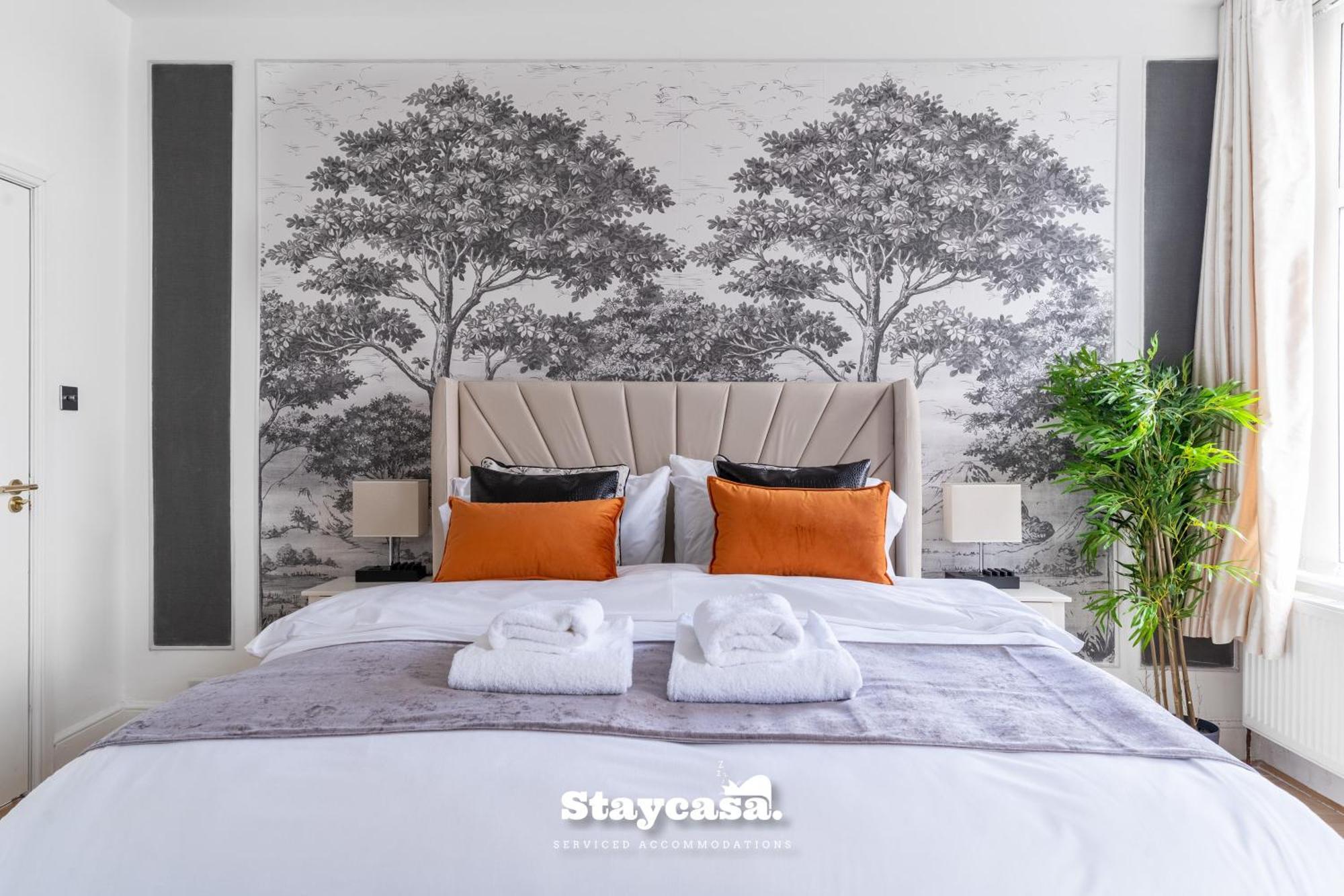 Longsight Luxury 5br Free Parking Sleeps 12! *