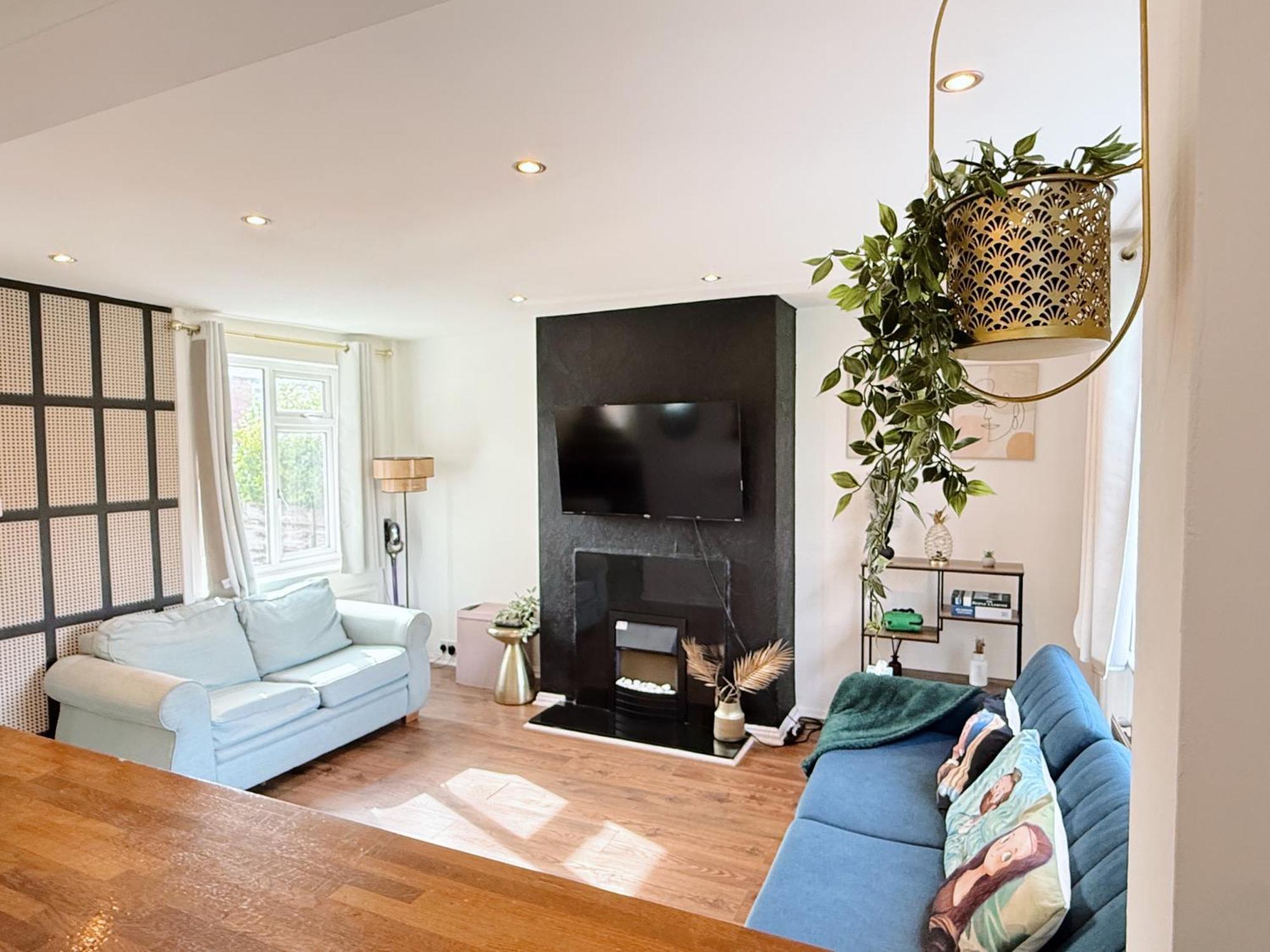 Bee - Byron House Holiday home Manchester