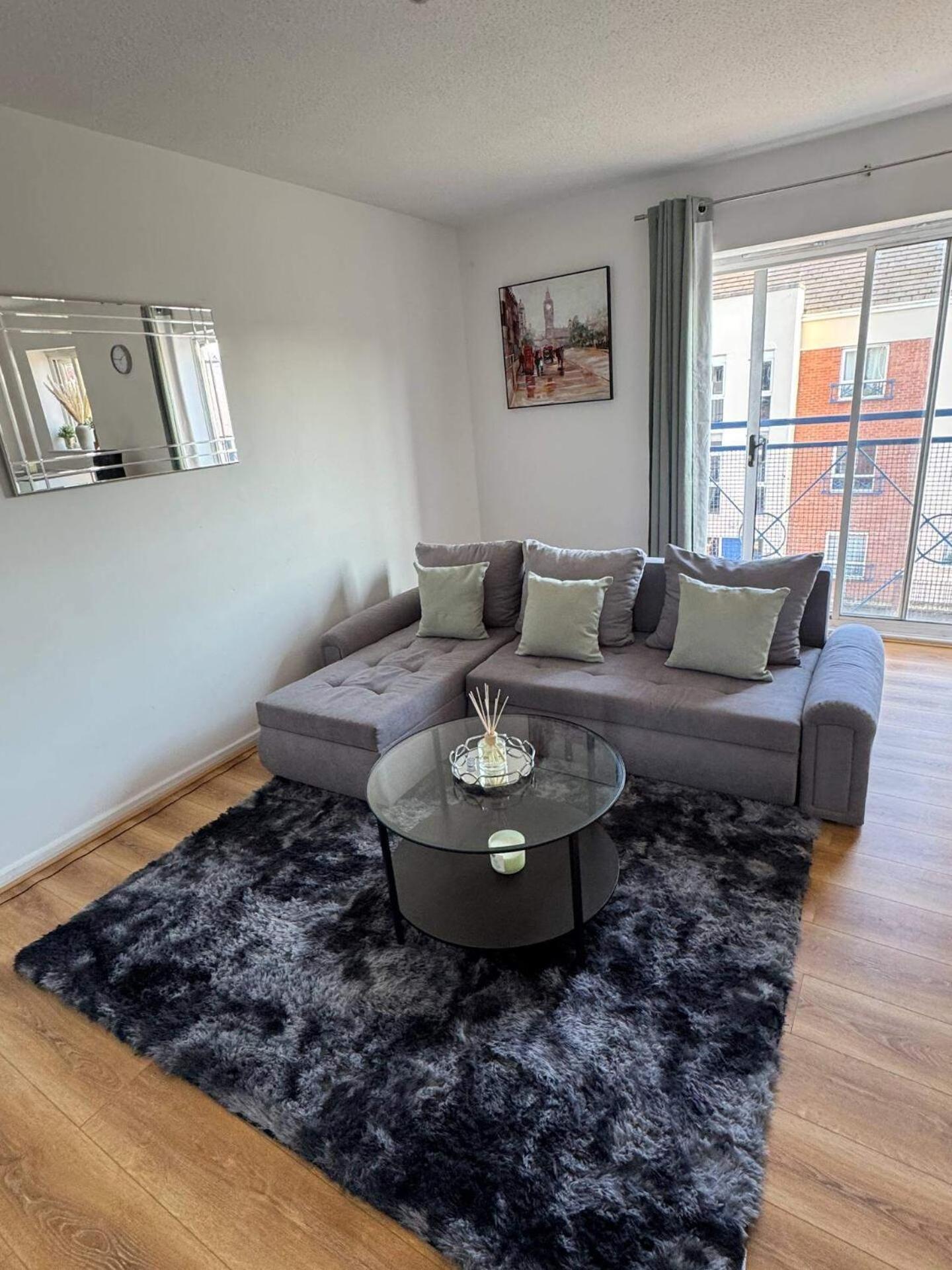 Apartmentsleeps6-parking-familyfriendly-citystay Apartment
