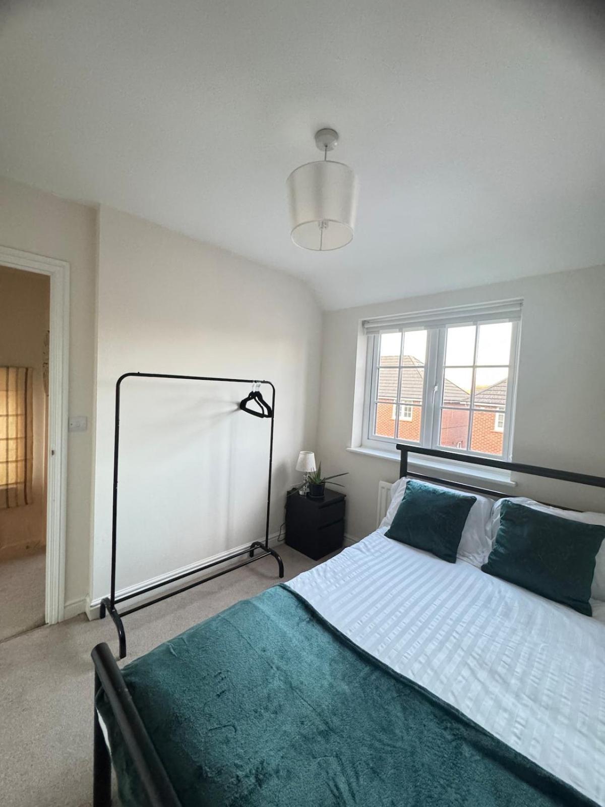 Apartment Large 3 Bed House Near Etihad And Coop Live Manchester