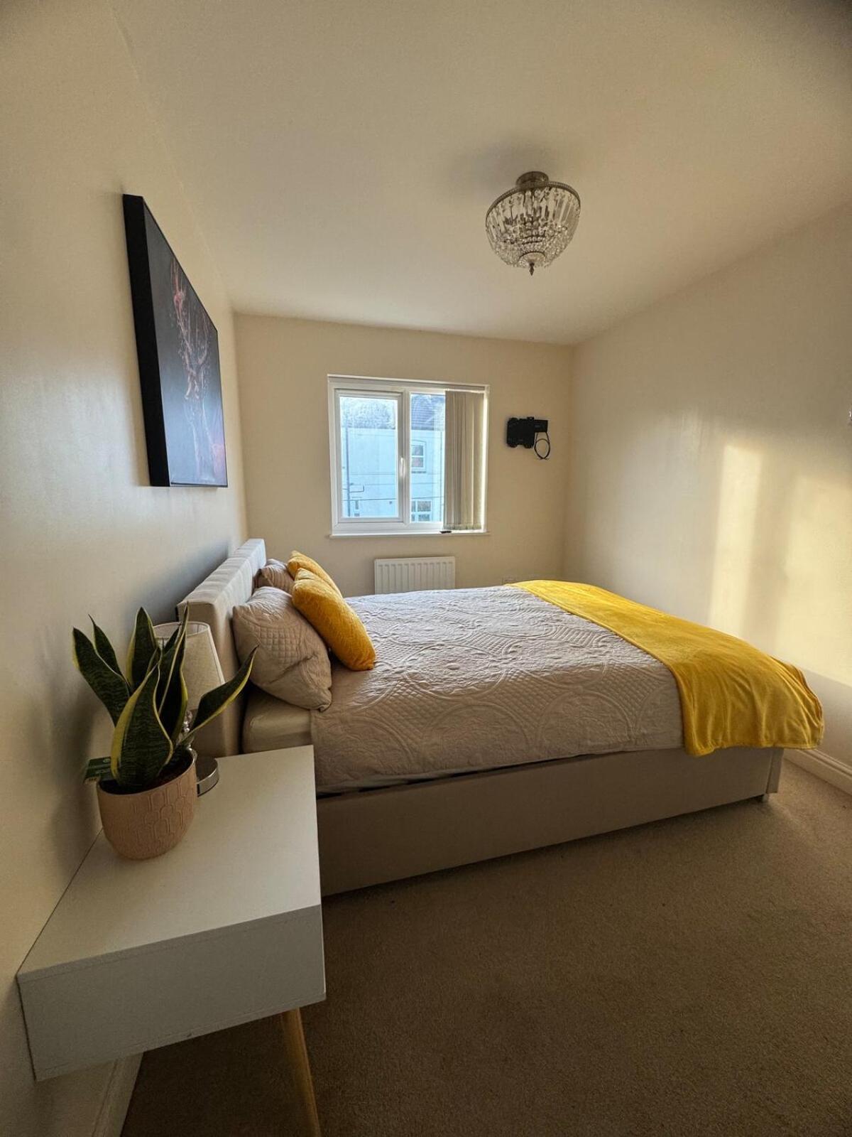 Large 3 Bed House Near Etihad And Coop Live Apartment Manchester