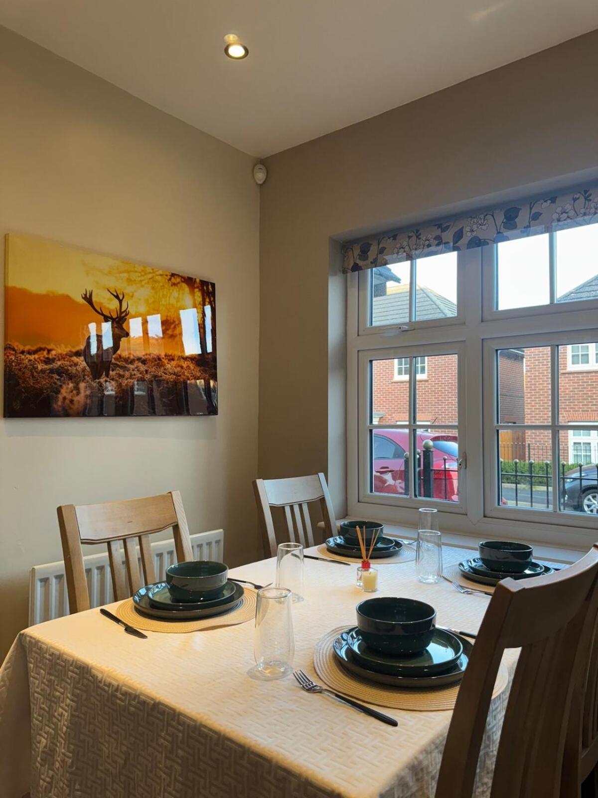 Large 3 Bed House Near Etihad And Coop Live * Manchester