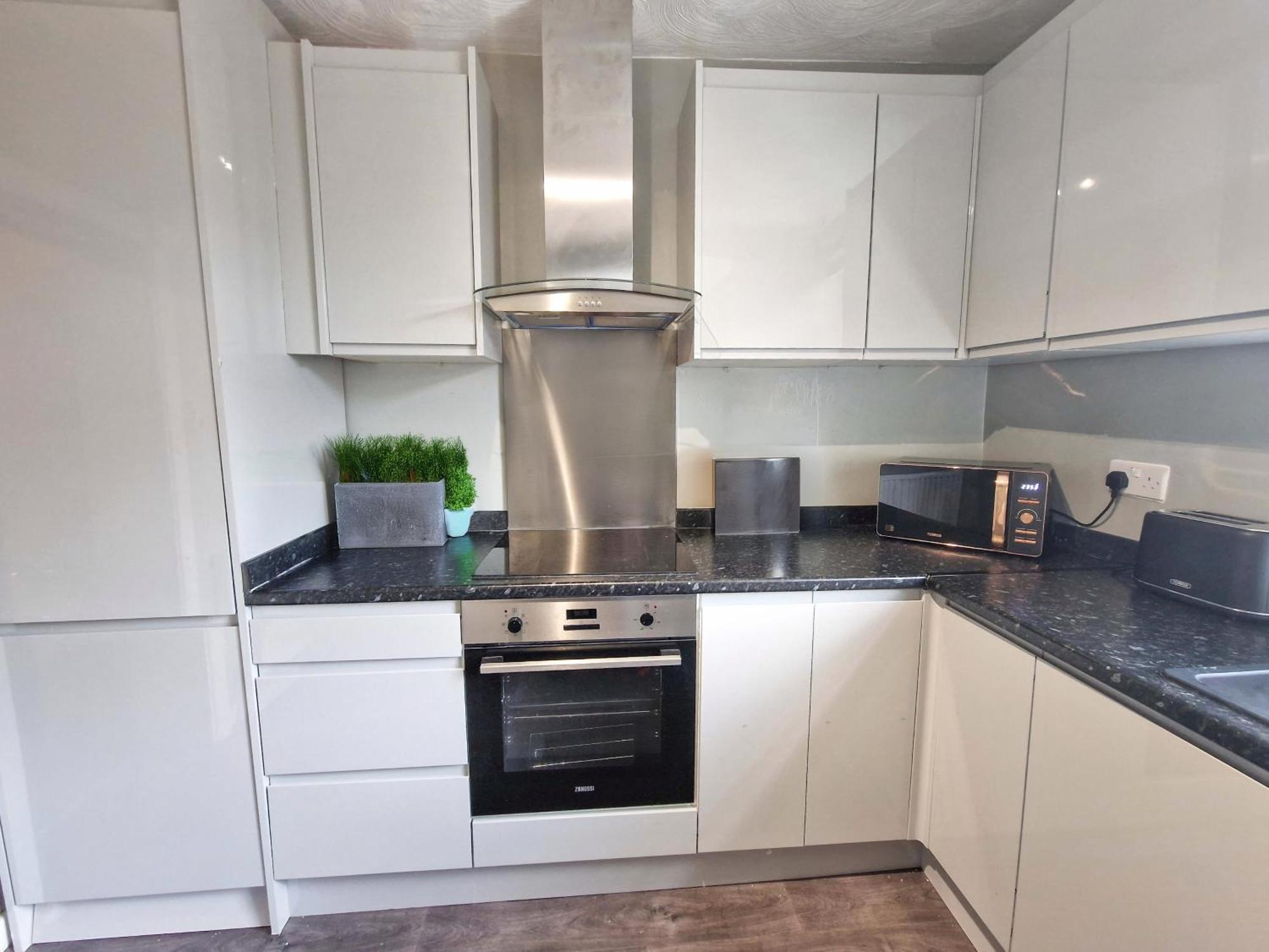 Cosy & Stylish 3-bedroom Near Etihad Stadium & Coop Live Arena, Perfect For 8 Guests