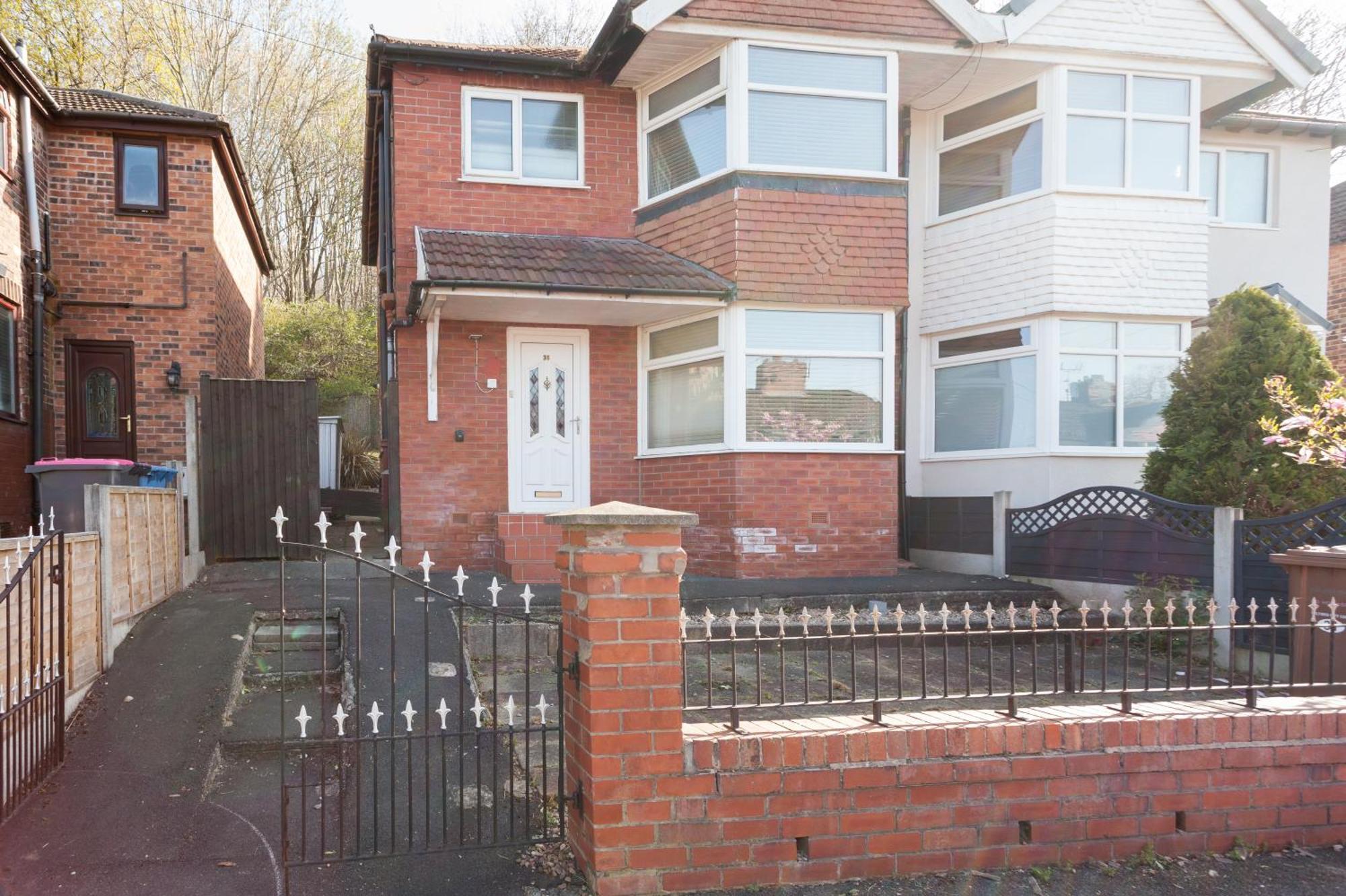 Cosy 3 Bedroom House In Quiet Residential Area Apartment Manchester