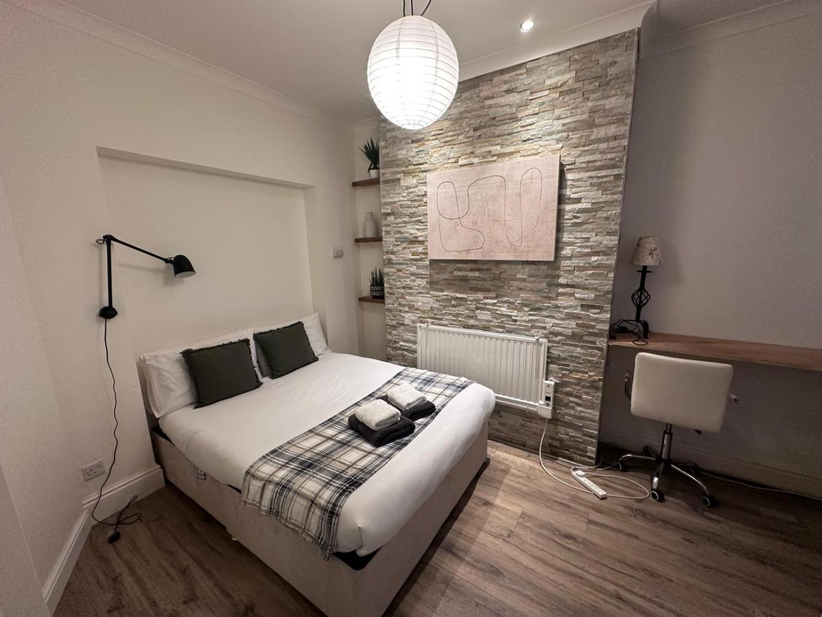 Holiday home Littleton Co-Living - Private Room Self-Cater *