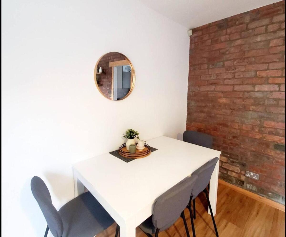 Long 3br House With Parking * Manchester