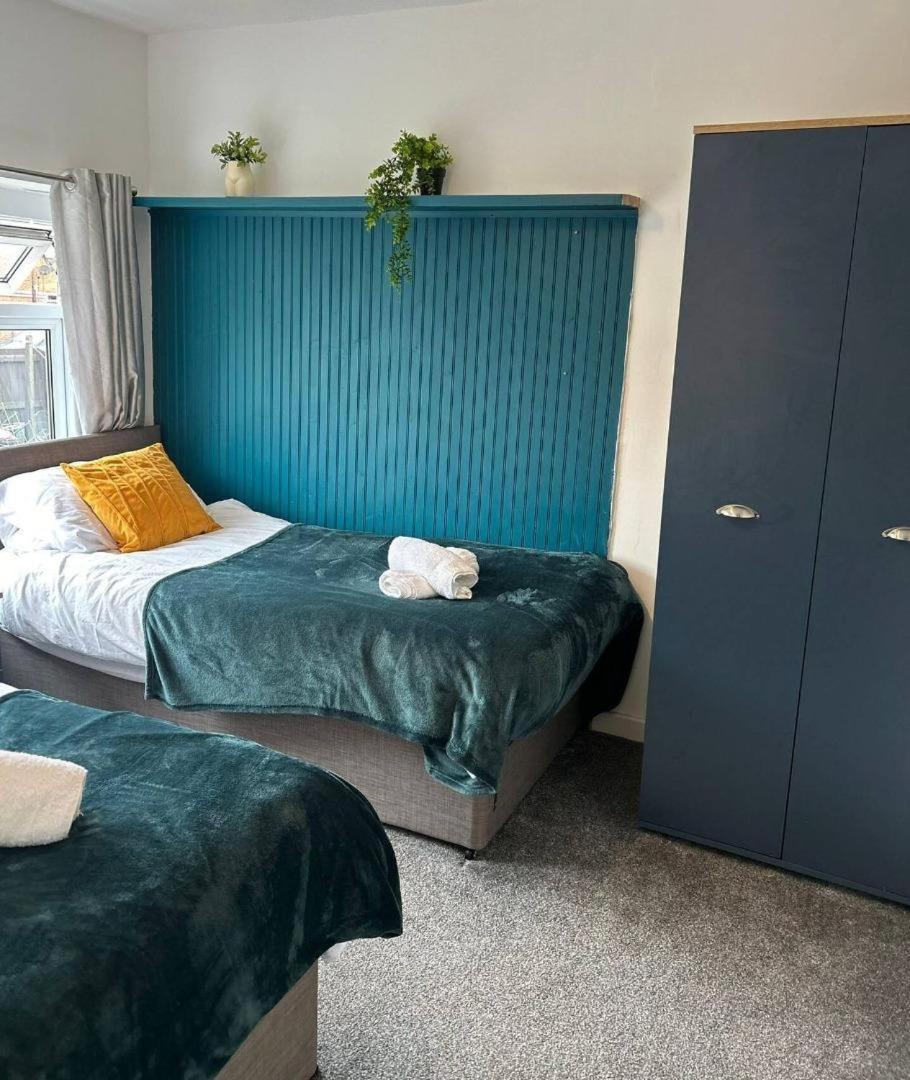 Holiday home Long 3br House With Parking
