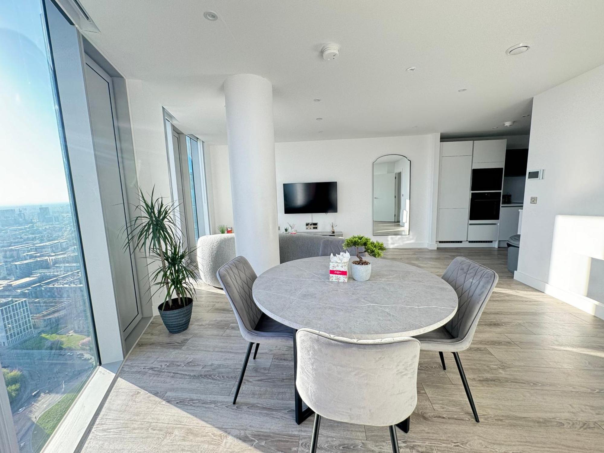 Apartment 3 Bedroom Penthouse In The City Centre Deansgate New Build High Floor Manchester