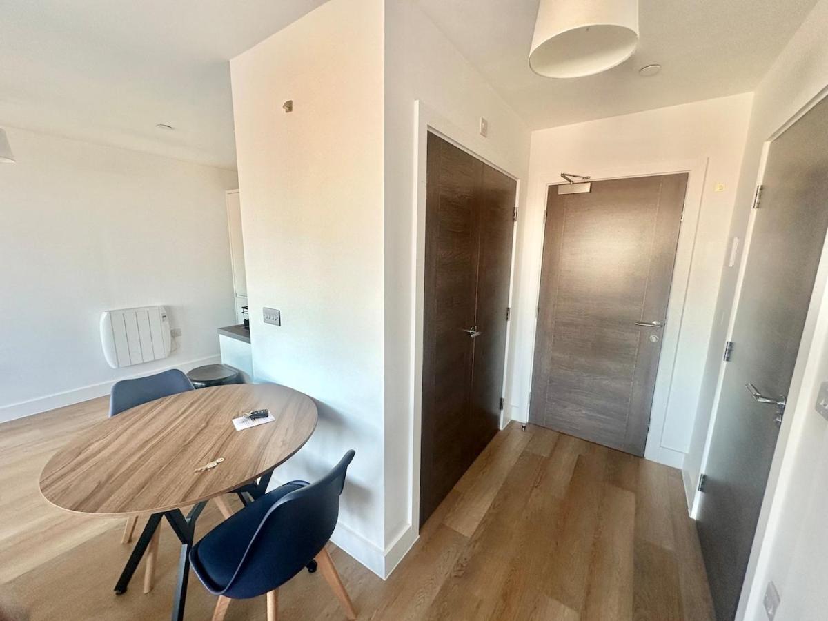 Modern By Avalora Short Lets & Serviced Old Trafford With Free Parking, Mcr Stadium - Ua92 Apartment