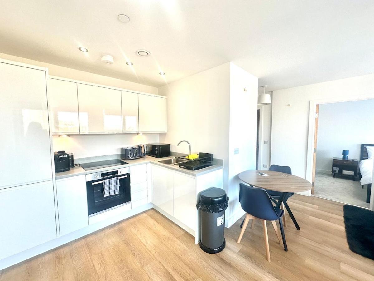 Modern By Avalora Short Lets & Serviced Old Trafford With Free Parking, Mcr Stadium - Ua92 Apartment *