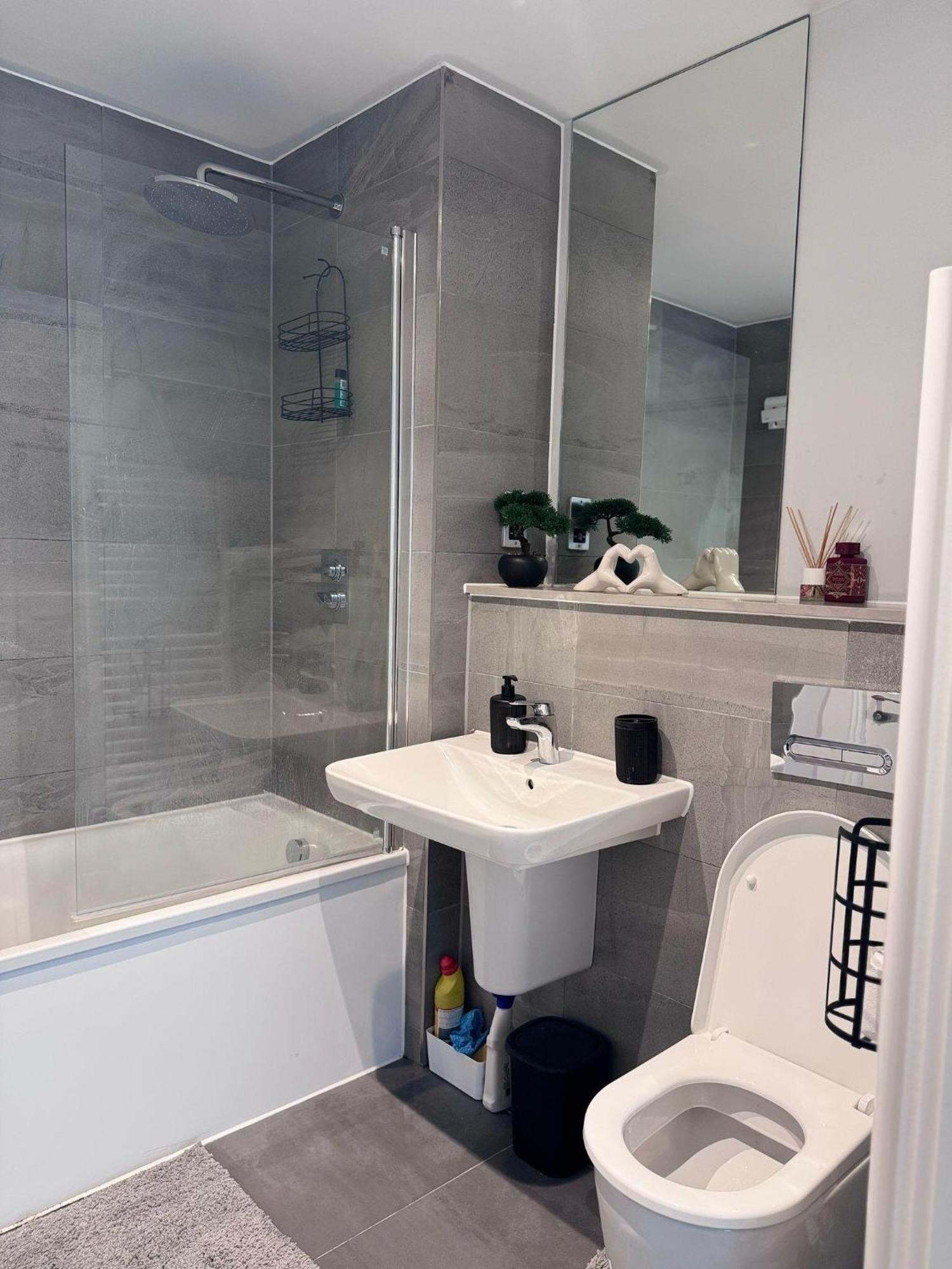 Centre - 2-bed High Rise - Sleeps 4 Apartment Manchester