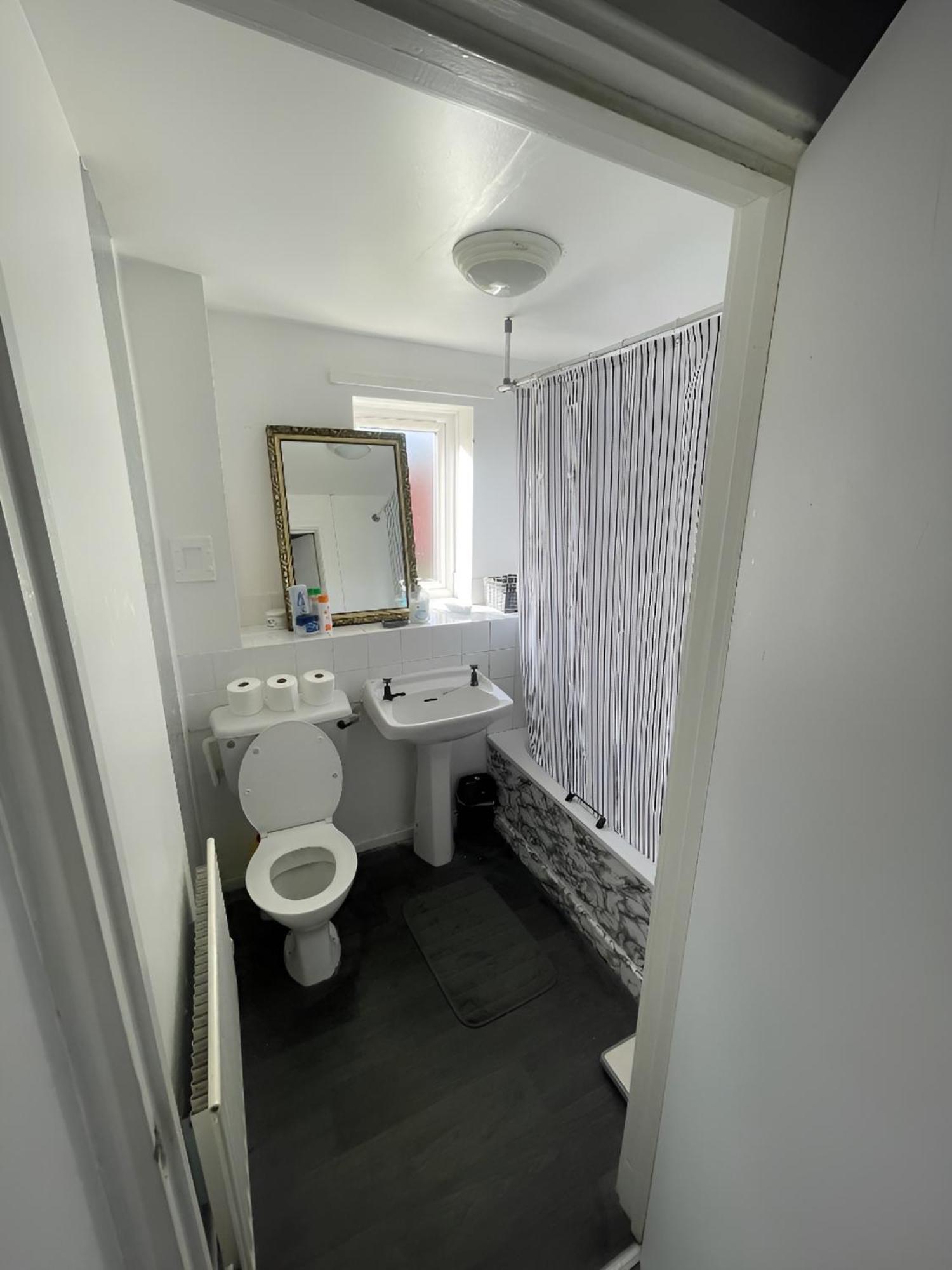1br Gem Near Downtown Hotspots Apartment *