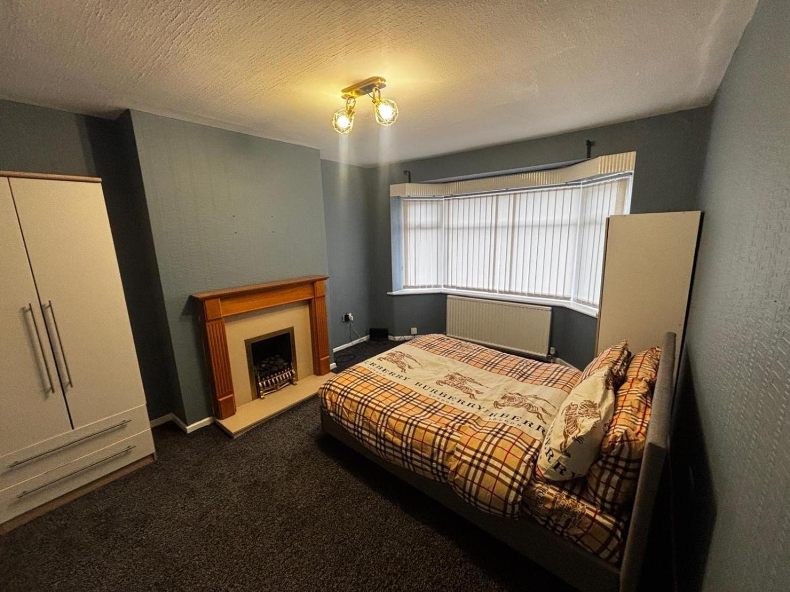 Housesleeps9-fireplace-garden-bbq-tv Holiday home *