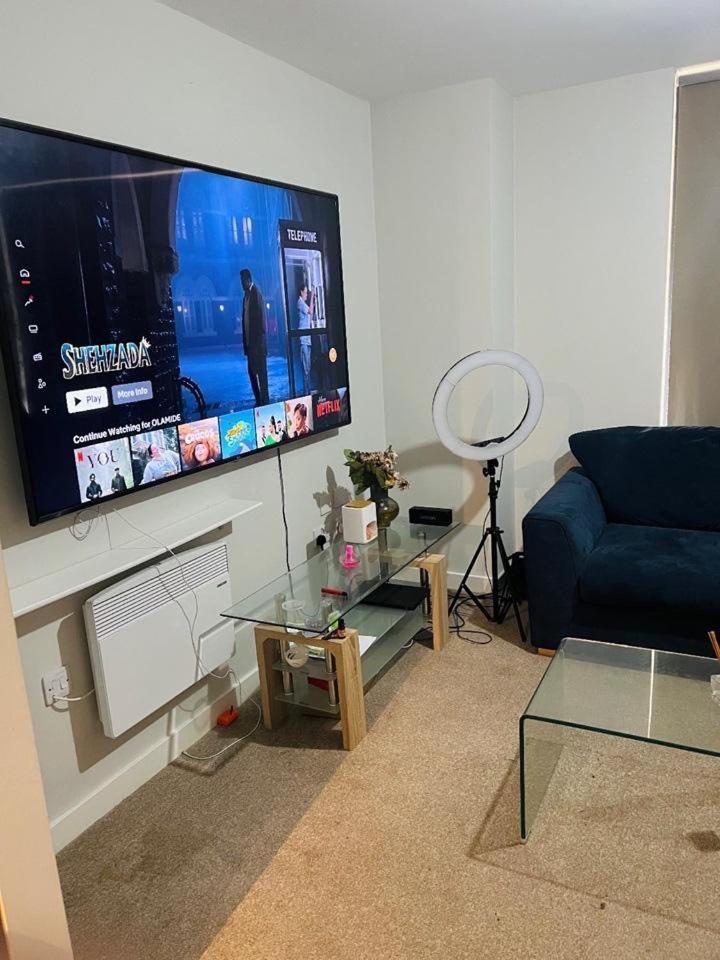 Homestay Cozy With Private Bathroom Close To Centre In Shared