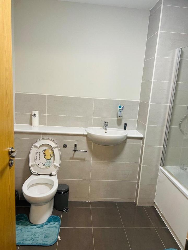 Homestay Cozy With Private Bathroom Close To Centre In Shared Manchester