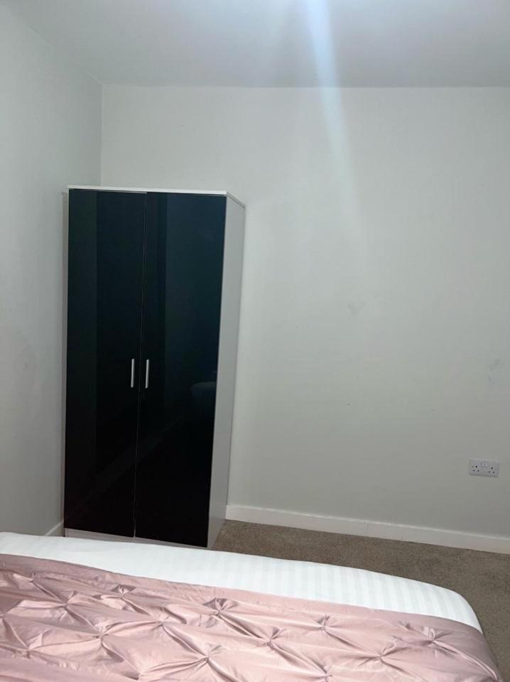Homestay Cozy With Private Bathroom Close To Centre In Shared