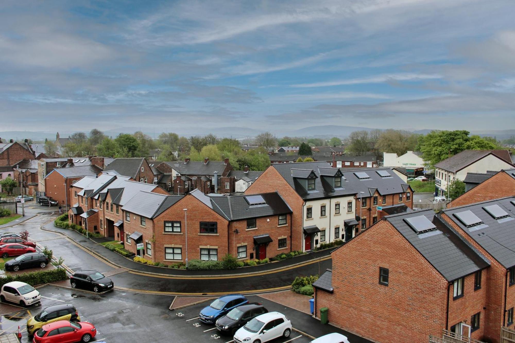 Escape - Private & Bathroom Near Etihad And Coop Arena - Free Secure Parking Homestay *