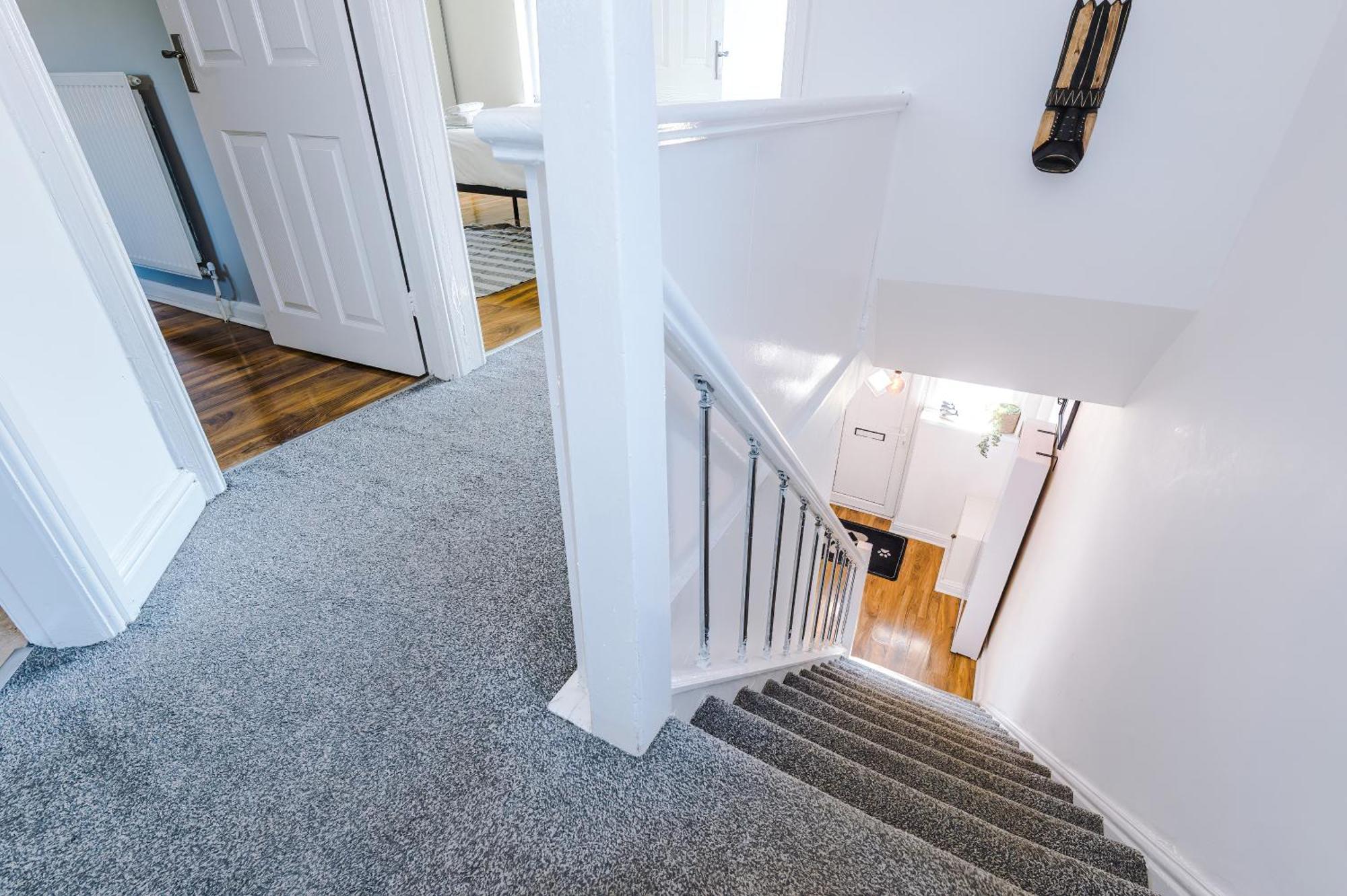 Apartment Stunning 3 Bedroom In Stretford, Game Room, Summer House, Smart Tv, Driveway *