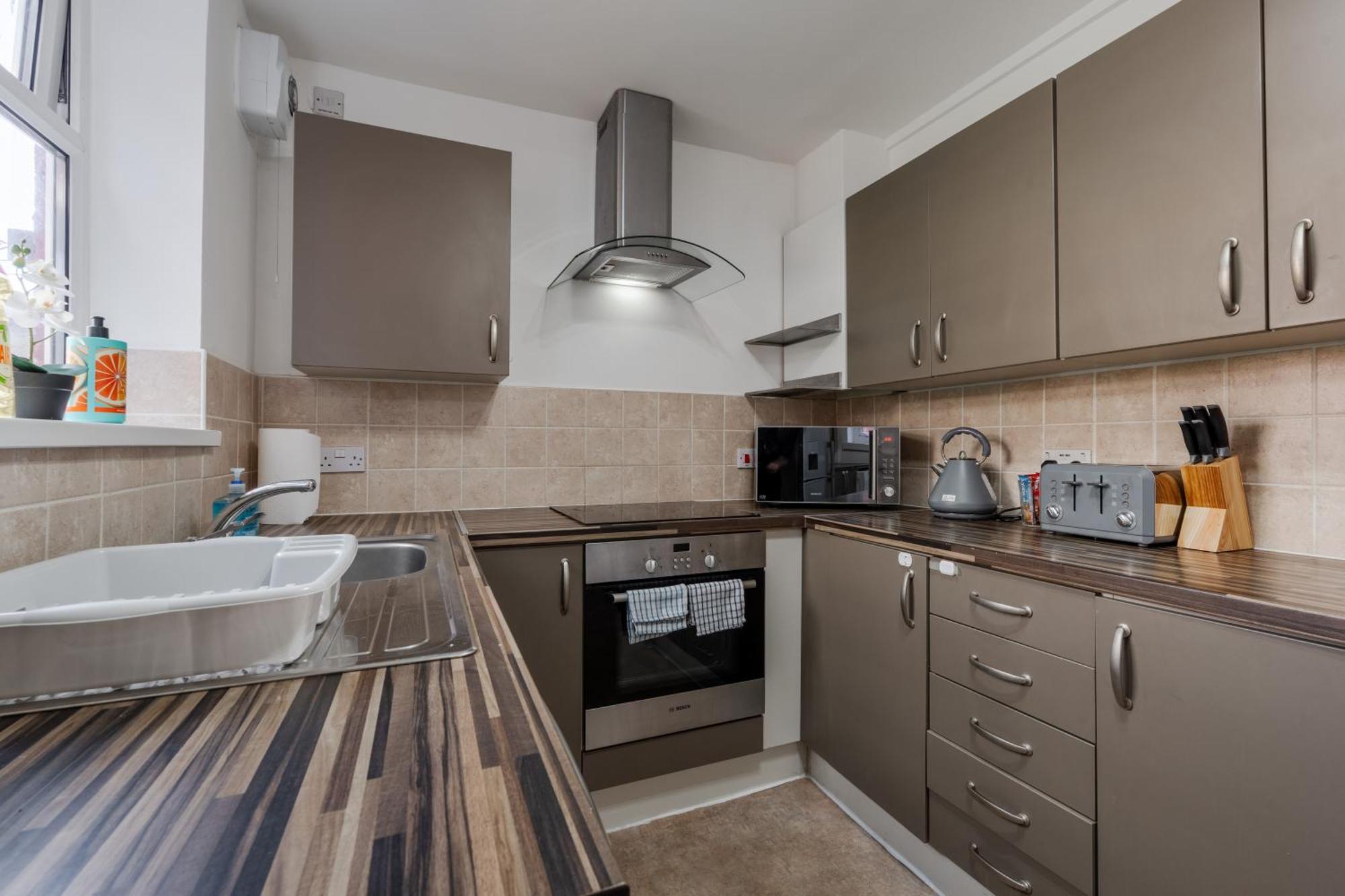 Holiday home Long 3br House With Parking *