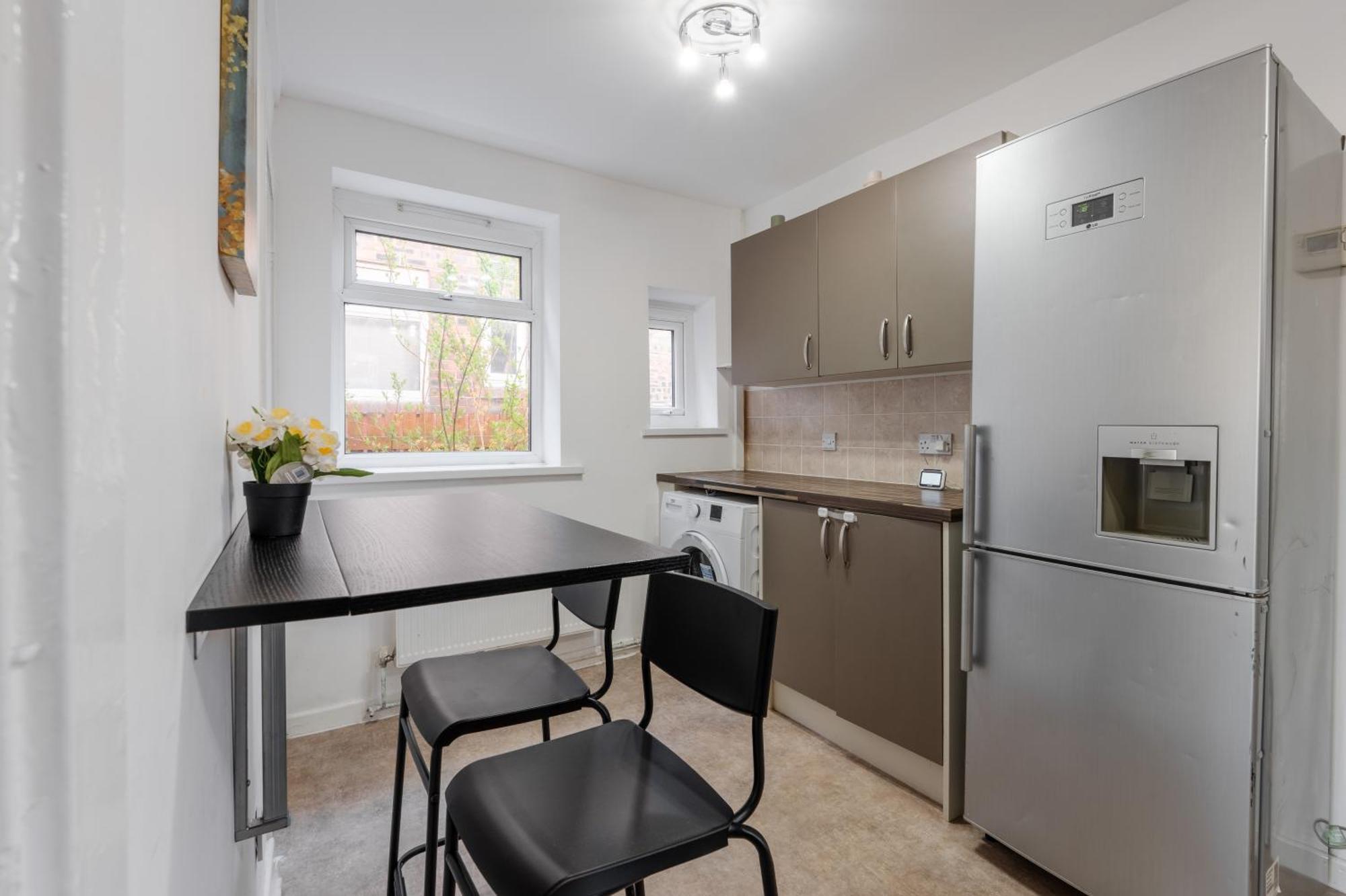Holiday home Long 3br House With Parking *