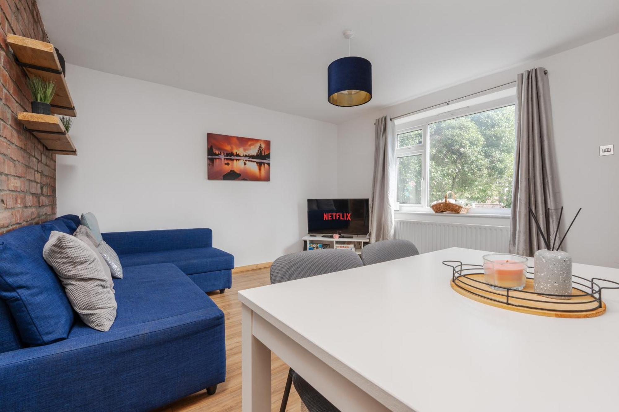 Long 3br House With Parking Holiday home