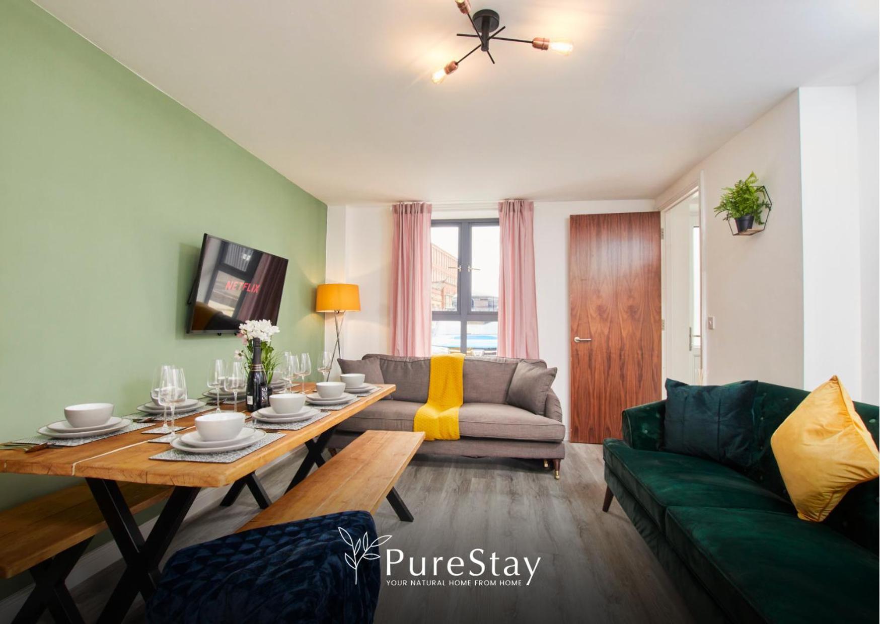Holiday home Purestay Manchester: 5-bedroom Business Haven *