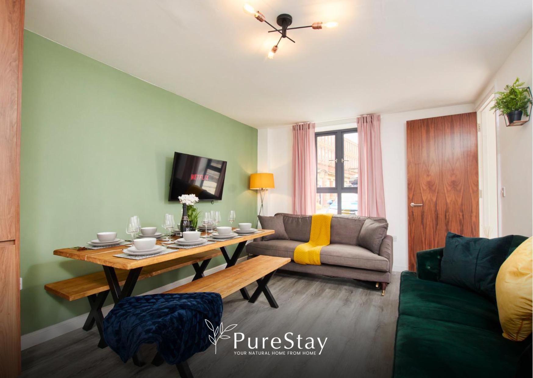 Purestay Manchester: 5-bedroom Business Haven Holiday home Manchester