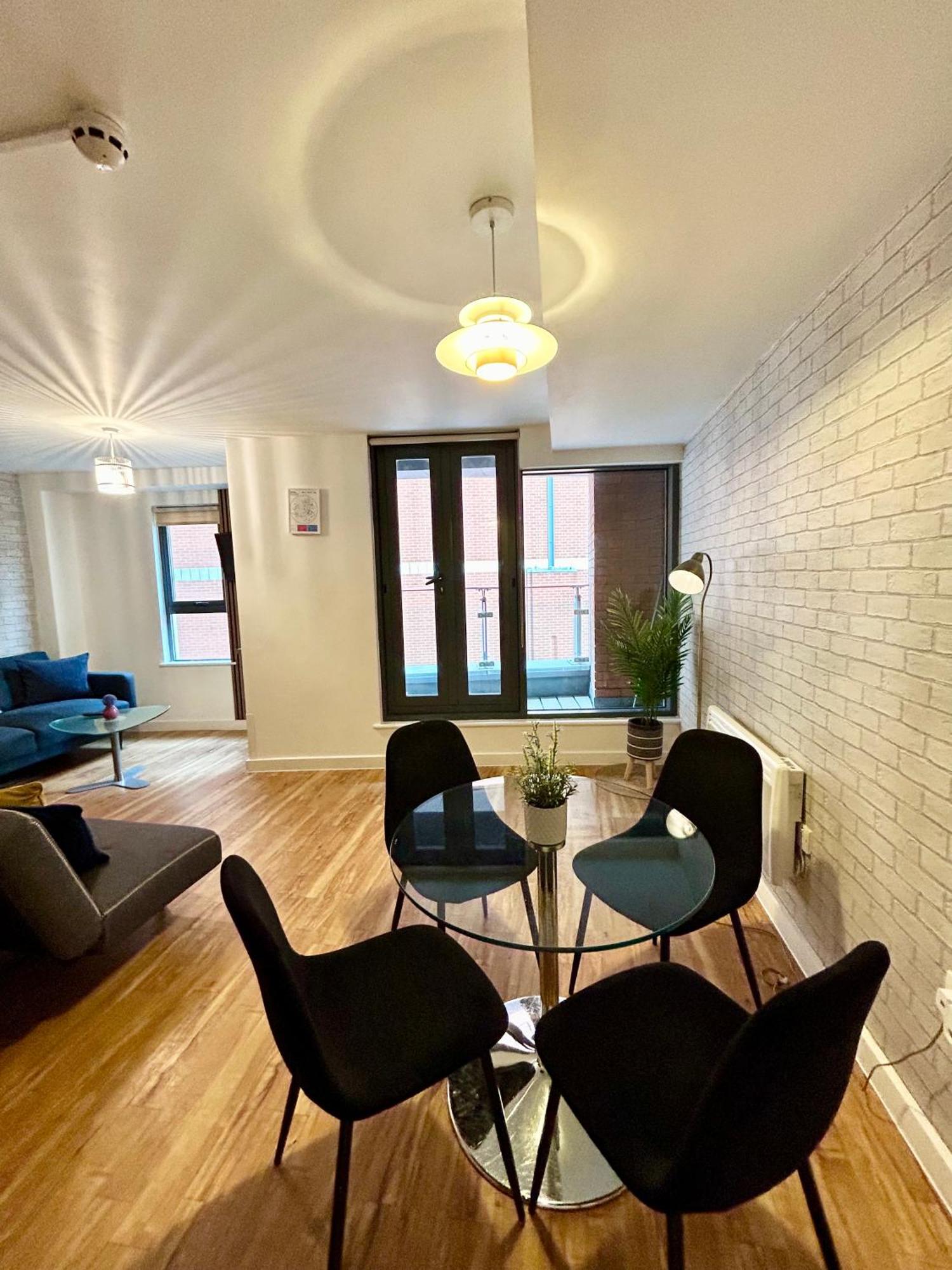 Lovely 2 - Bedroom In Centre