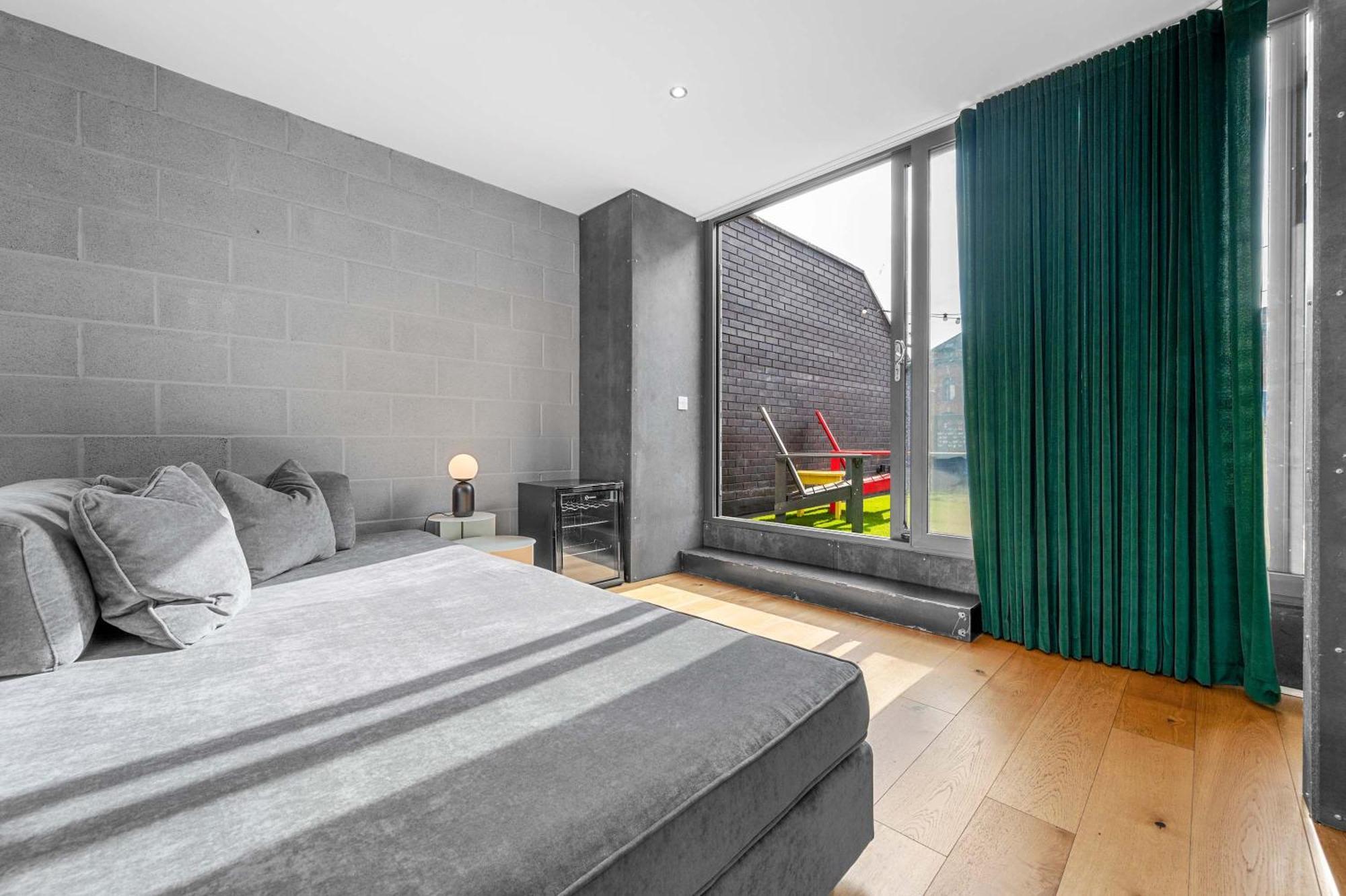 Free Parking - Roof Terrace - Luxury Townhouse *
