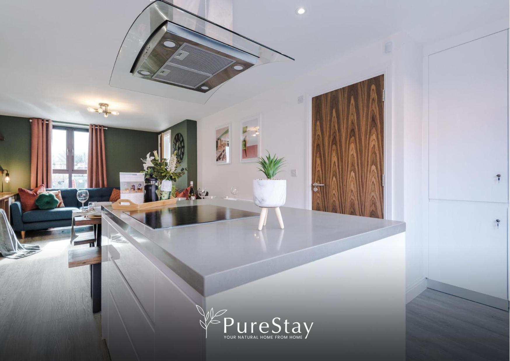 Purestay Manchester: Five-bedroom House With Free Parking * Manchester