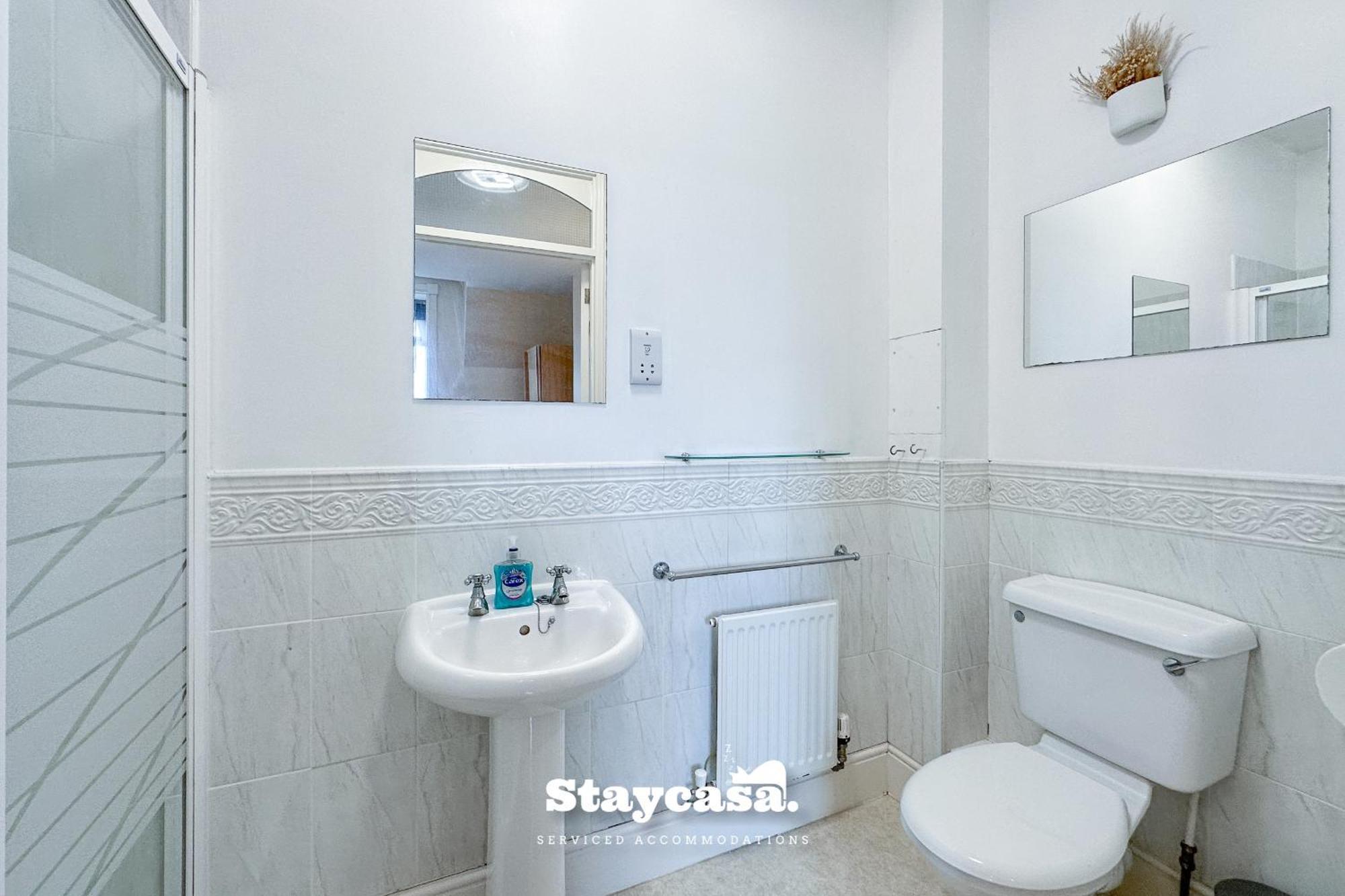 Carlton Co-Living - Private Room Self-Cater Apartment
