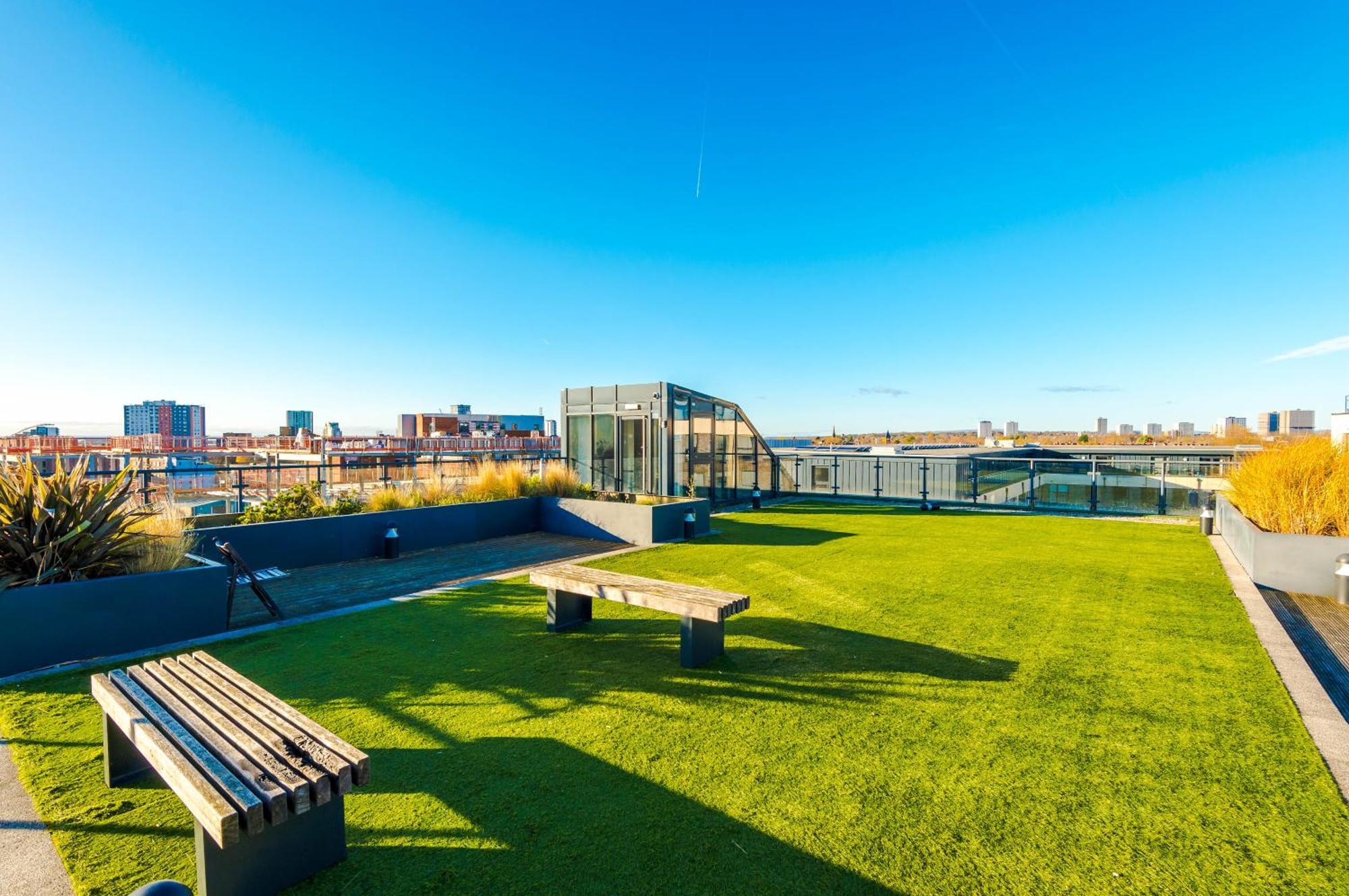 Lux Livin' - Luxury 5 Bed Centre Apartment Manchester