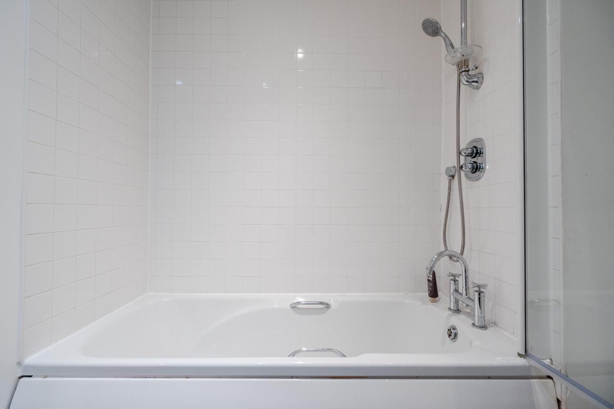 Apartment Luxury 2 Bed Centre Free Parking
