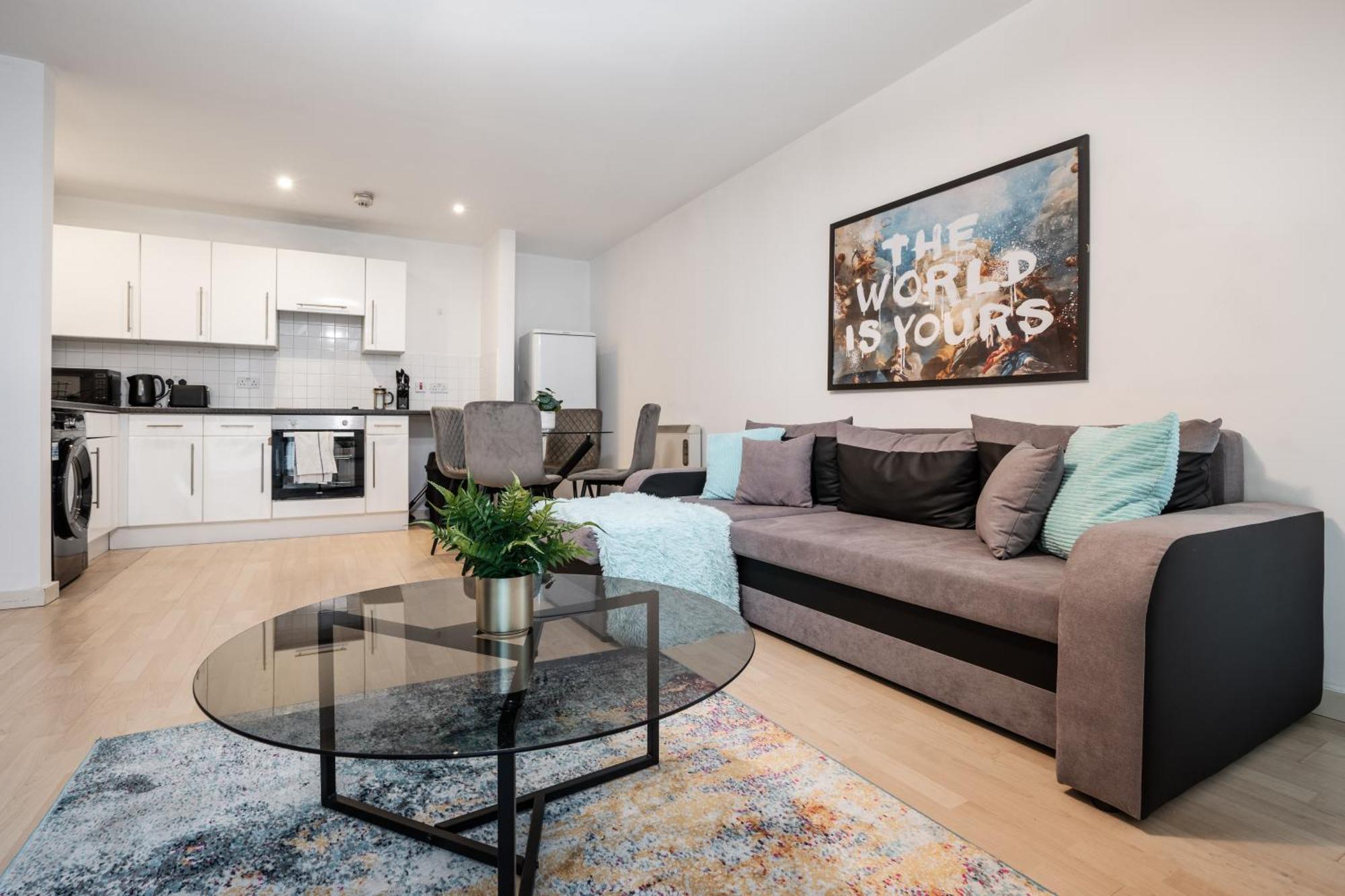 Luxury 2 Bed Centre Free Parking Apartment