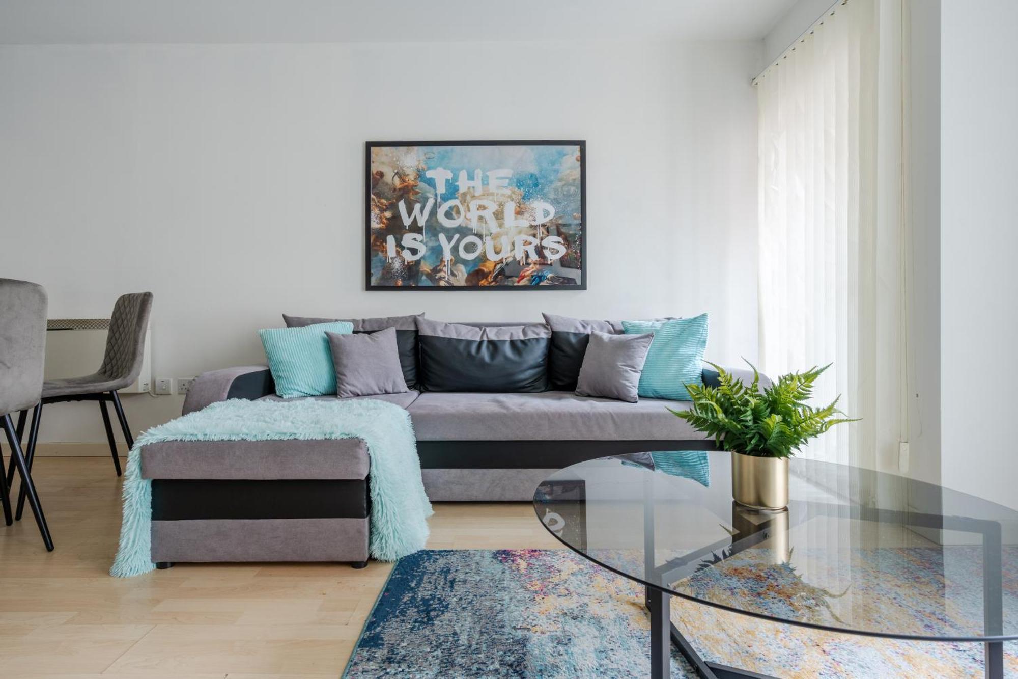 Luxury 2 Bed Centre Free Parking