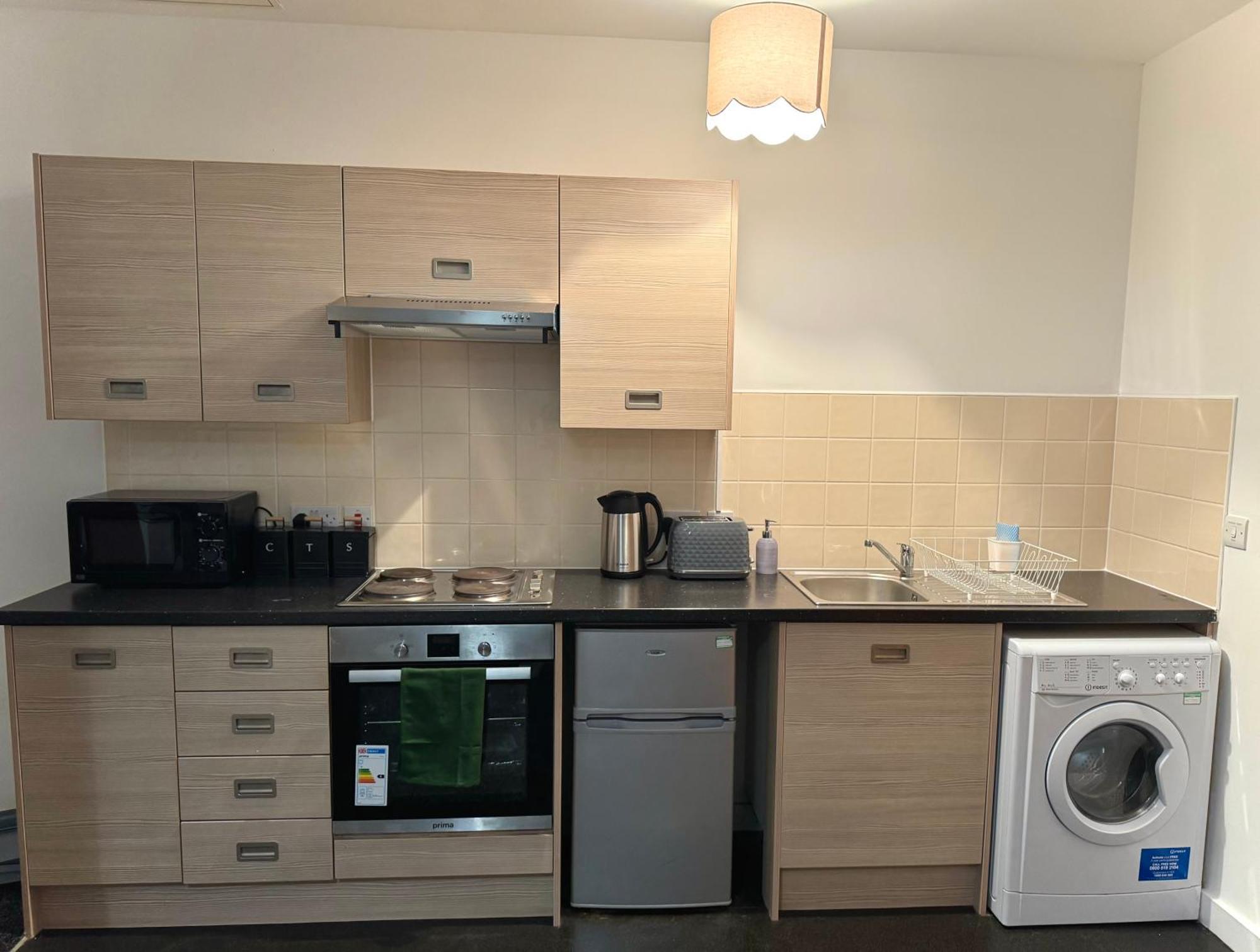 Apartment The Trafford Luxe , Garage Parking, Self Check-in Anytime - Perfect For Late Arrivals, Ultra- Fast Wi-fi, 5 Mins To Old Trafford Stadium *