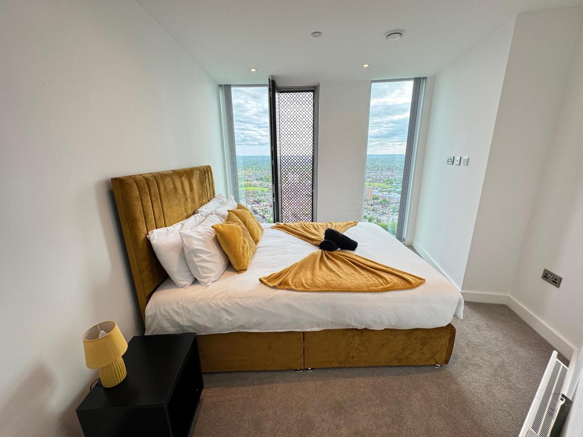 3 Bedroom Penthouse In The Centre Deansgate New Build High Floor