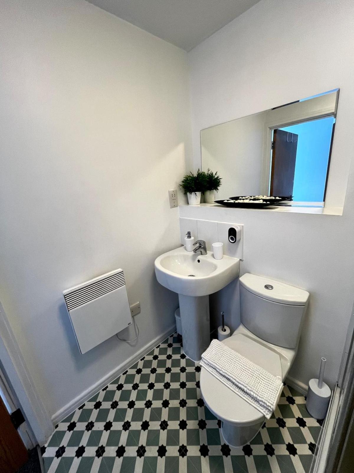 Apartment Serene 2-bed Flat With Canal Views - Coop Live & Ethiad