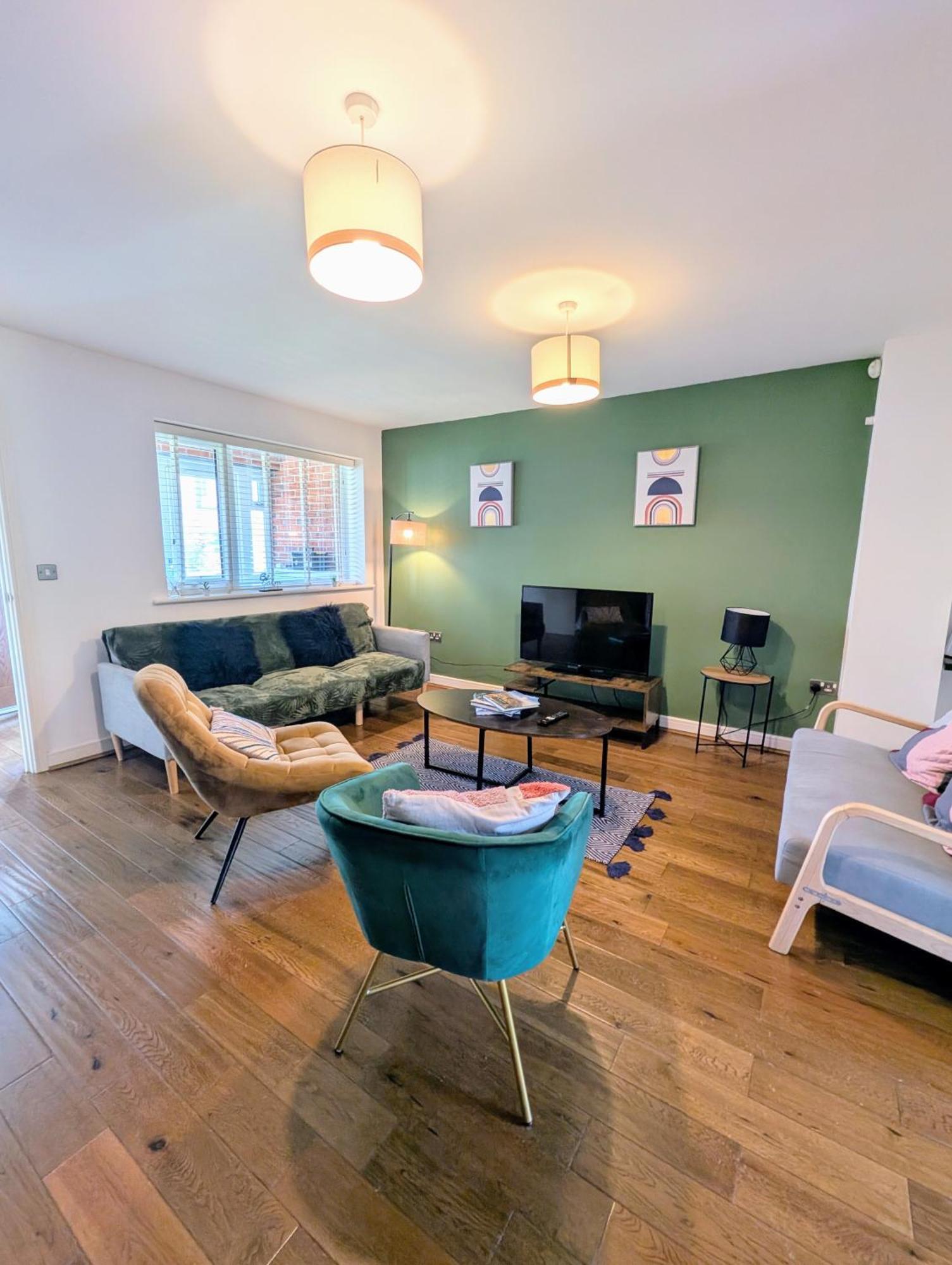 Modern Townhouse Near Coop Live Etihad *