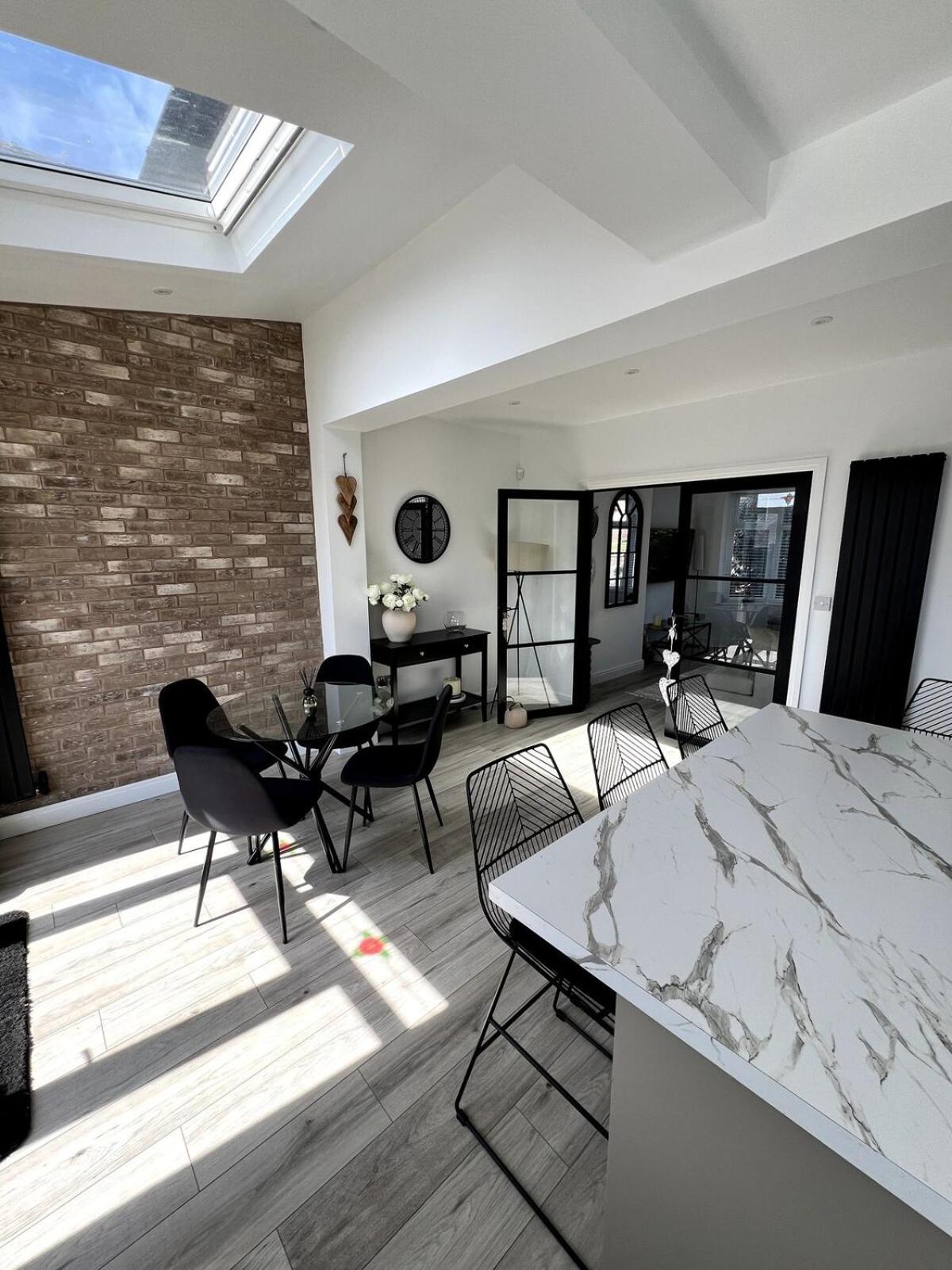 Holiday home Spacious, Cosy & Stylish 3 Bed In Salford, Near Trafford Park - Free Parking Manchester