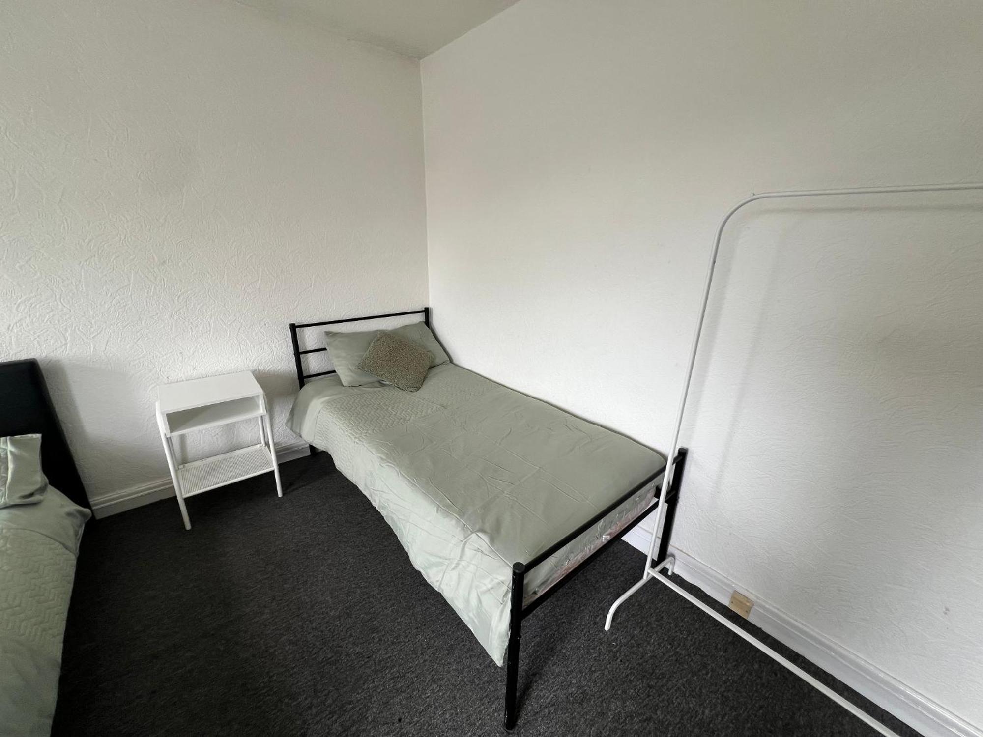 Holiday home Spacious House Close To With Free Parking Manchester