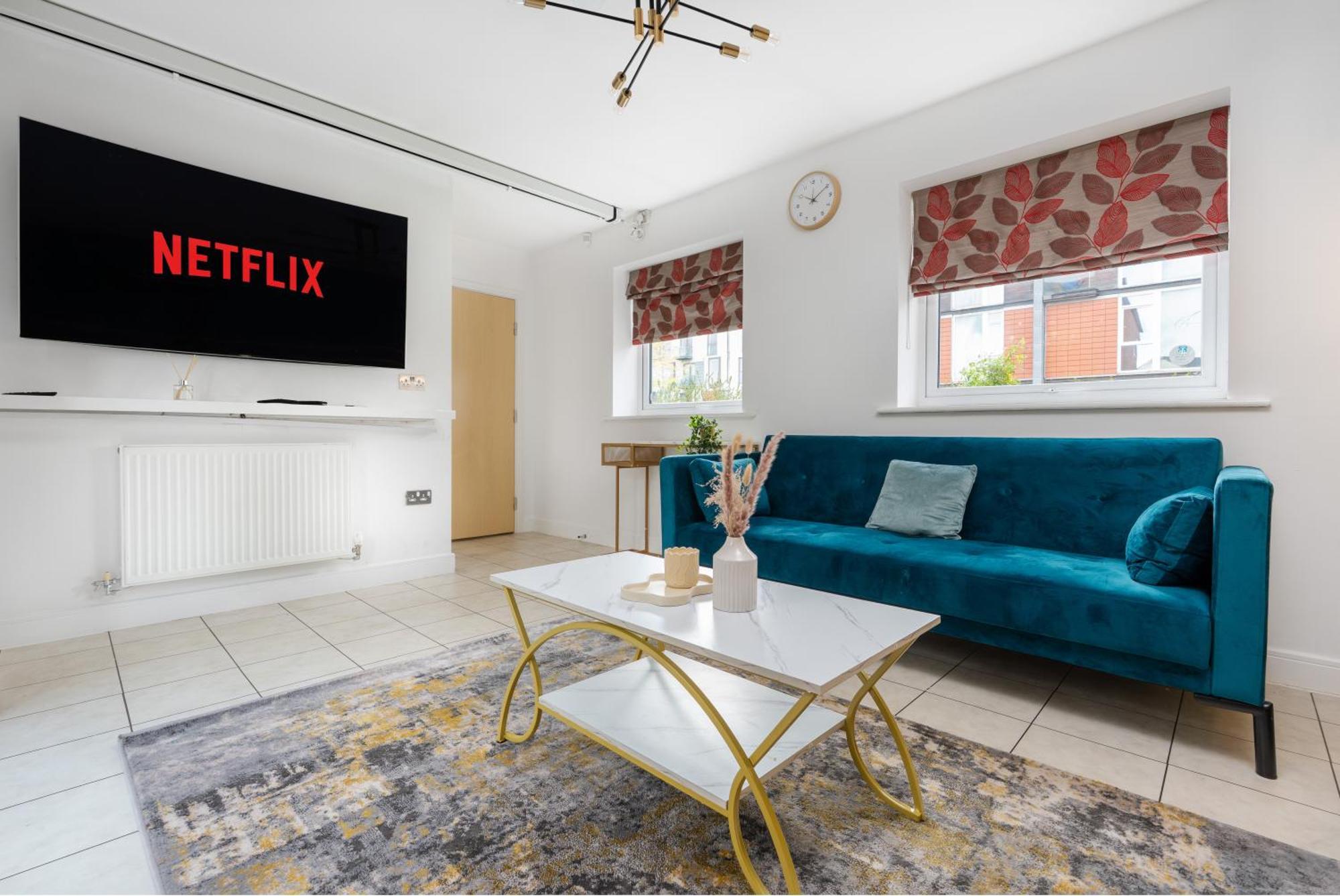 Spacious 4bd 3bt - Etihad - Coop - Pool Table - Free Parking *