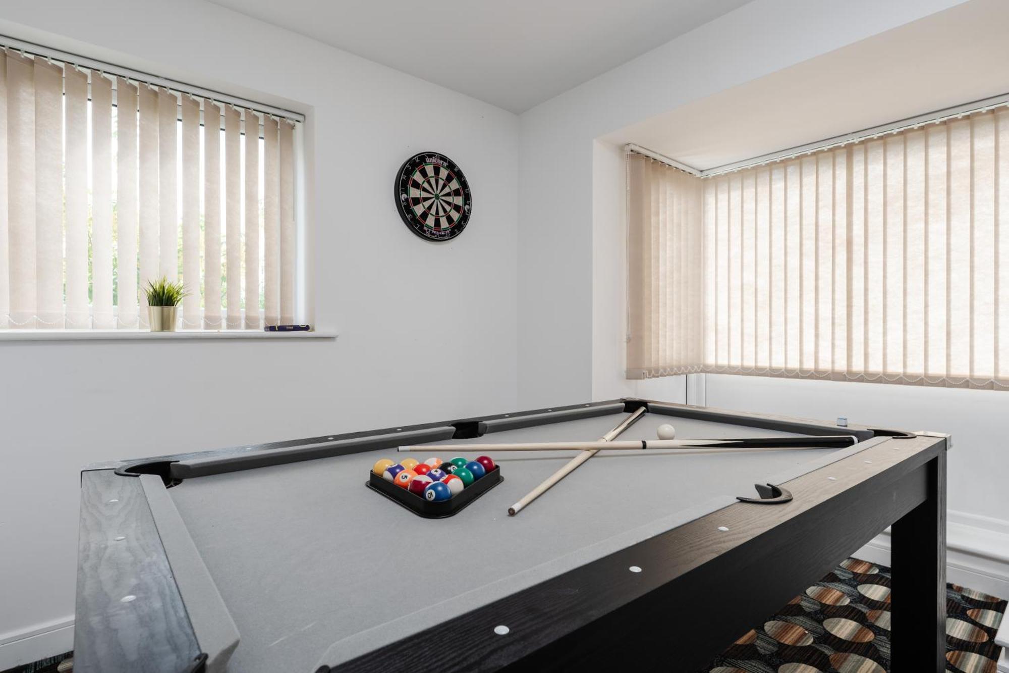Spacious 4bd 3bt - Etihad - Coop - Pool Table - Free Parking *