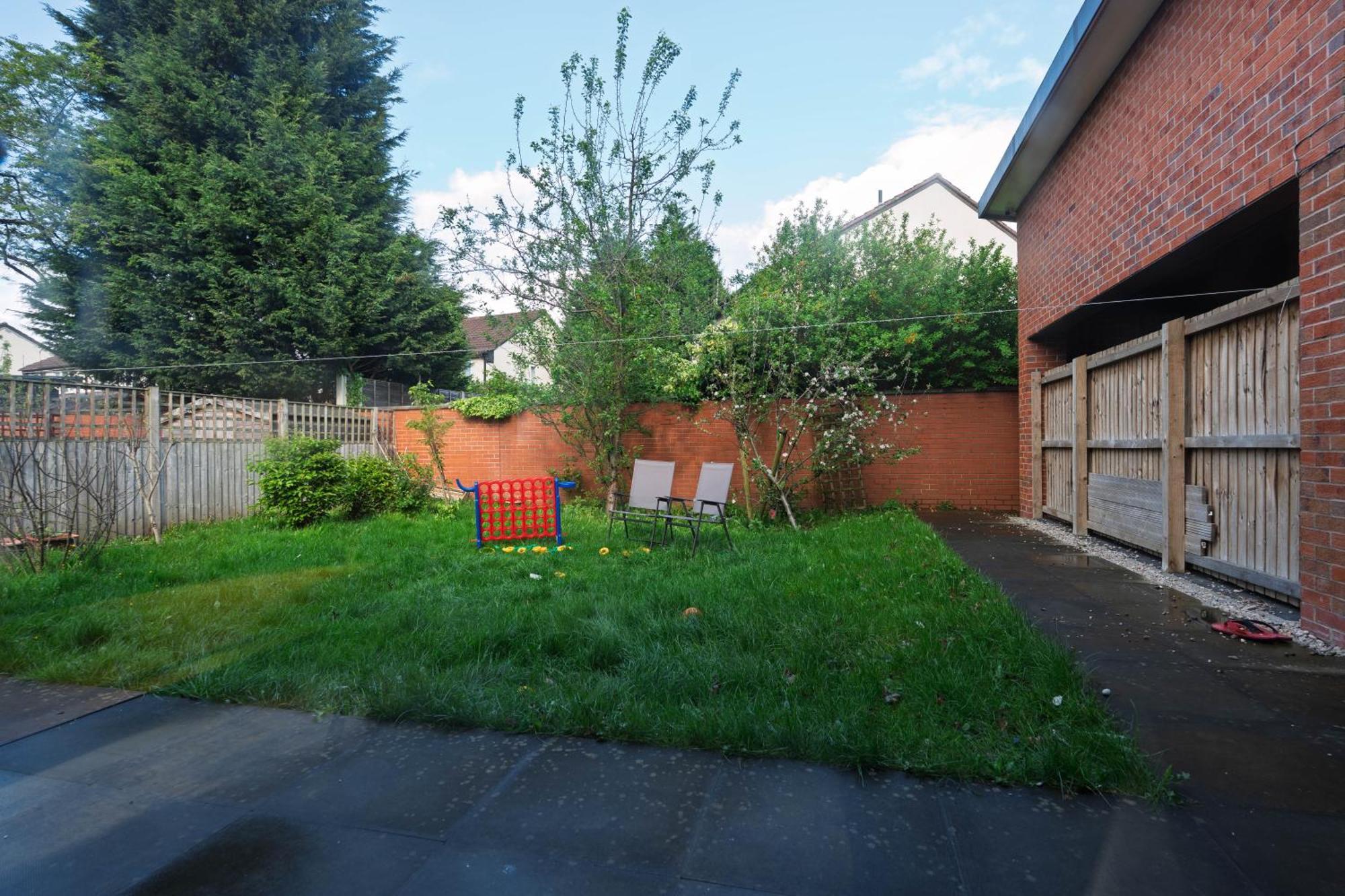 Spacious 4bd 3bt - Etihad - Coop - Pool Table - Free Parking Holiday home Manchester