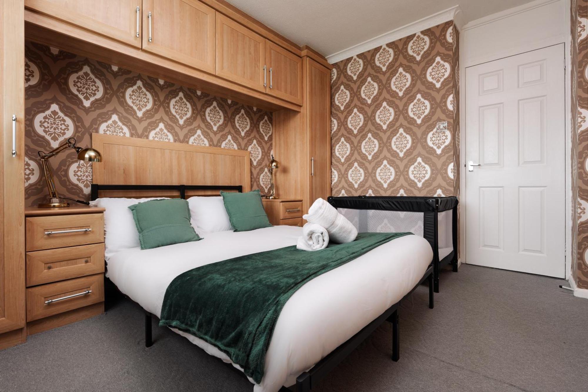 Boutique 3bd Opposite Etihad & Coop - Free Parking - Pool Table Holiday home Manchester