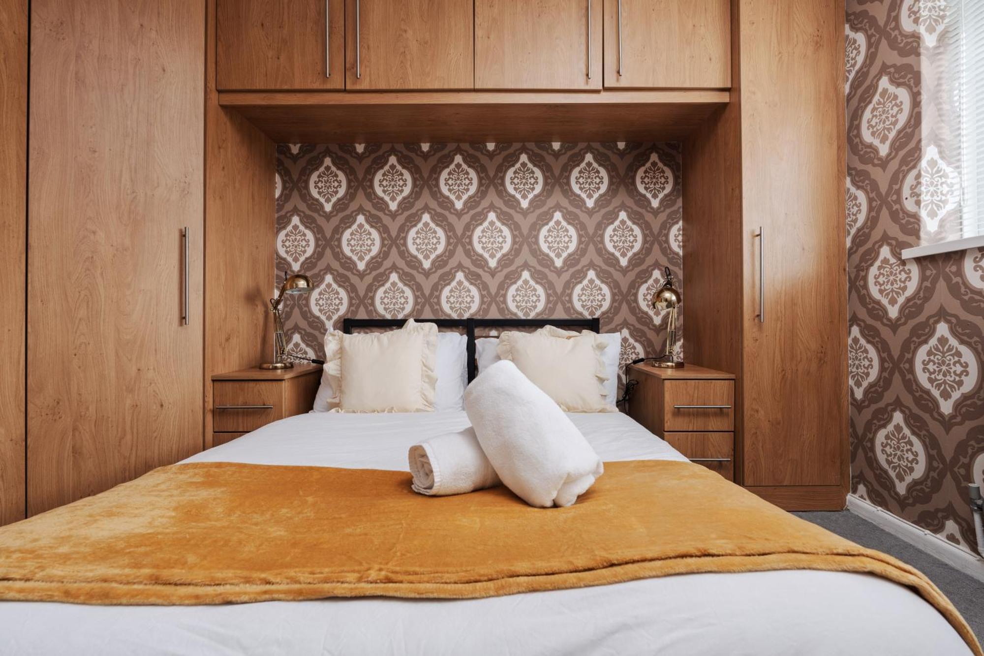 Boutique 3bd Opposite Etihad & Coop - Free Parking - Pool Table *