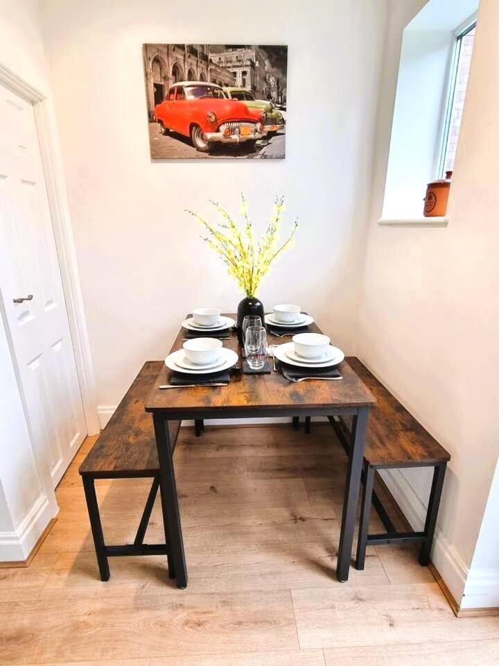 Holiday home House With 3 Bedroom And 2 Parking Bays - Airport 6 Min Walk