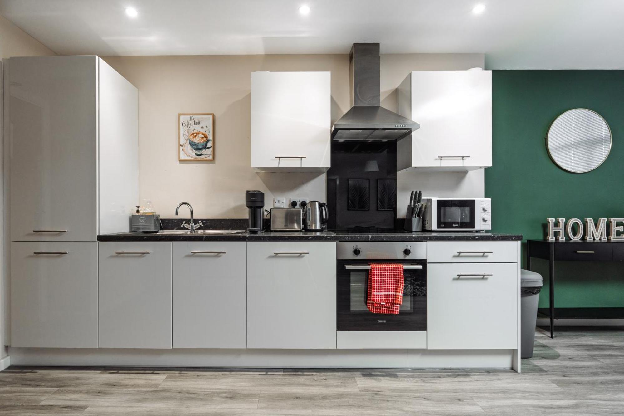 Apartment With 2 Parking Spaces!
