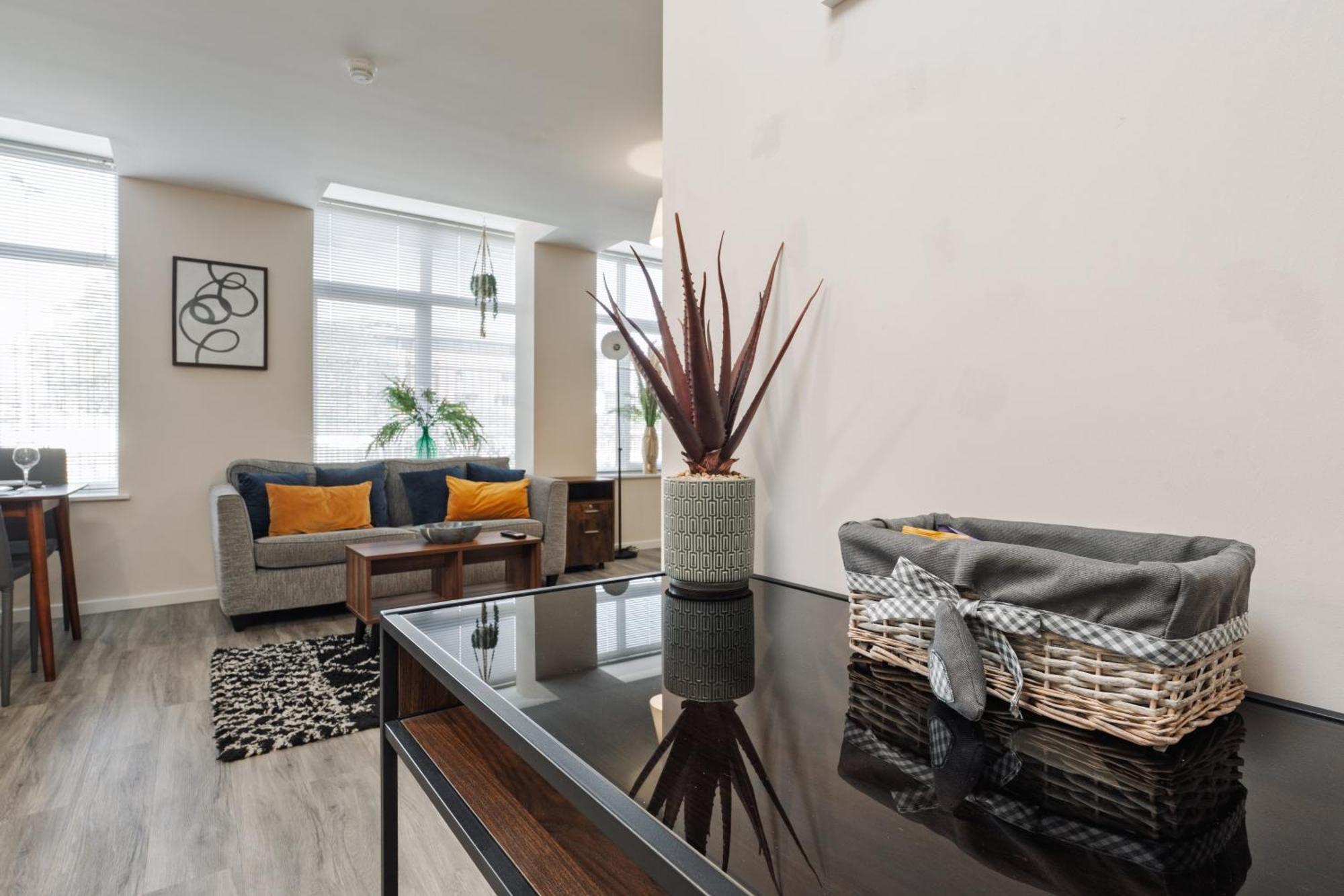 With 2 Parking Spaces! Apartment