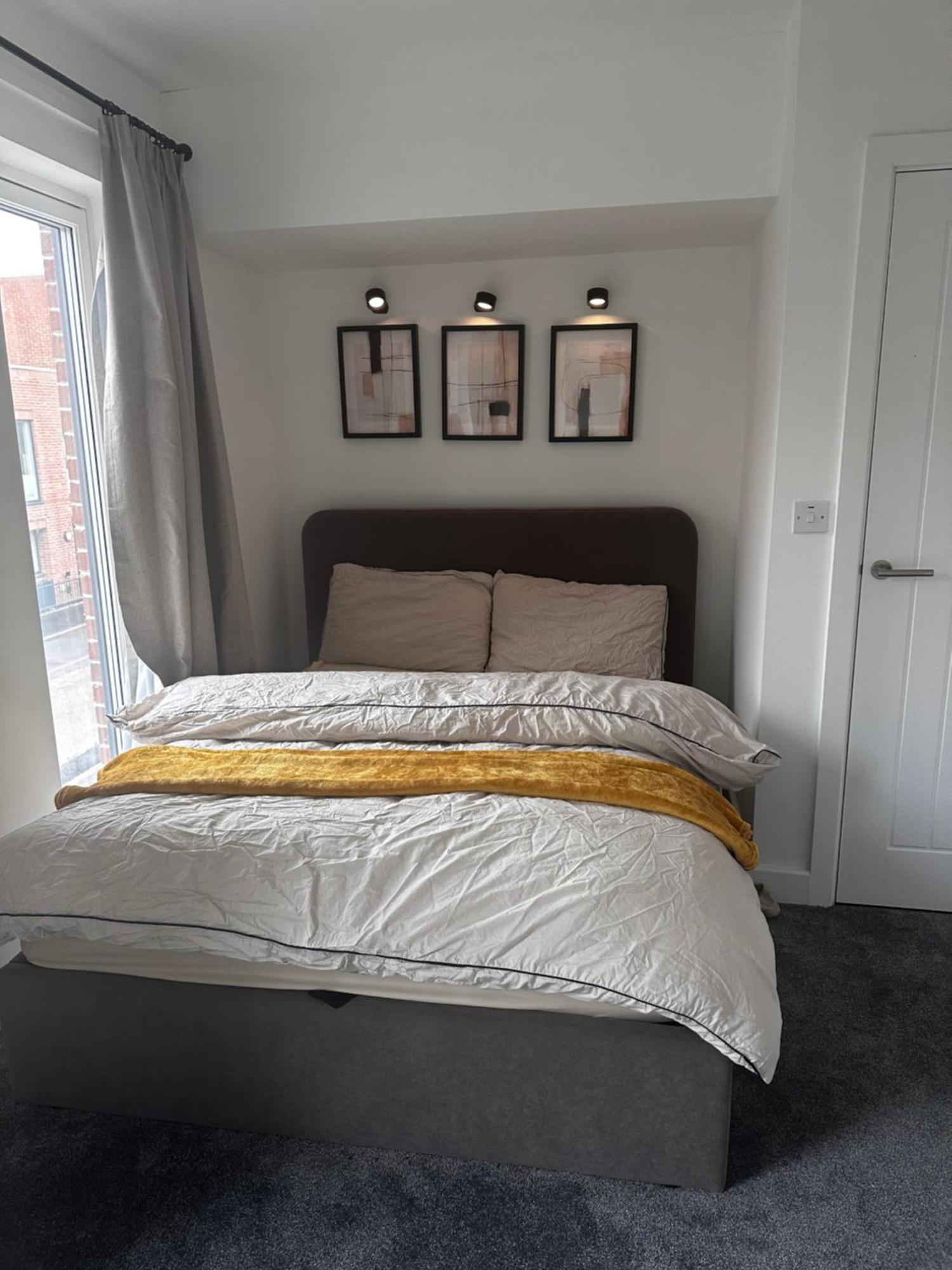 Homestay Cosy Salford, - 90secs To Bus Stop & Convenience Store Manchester